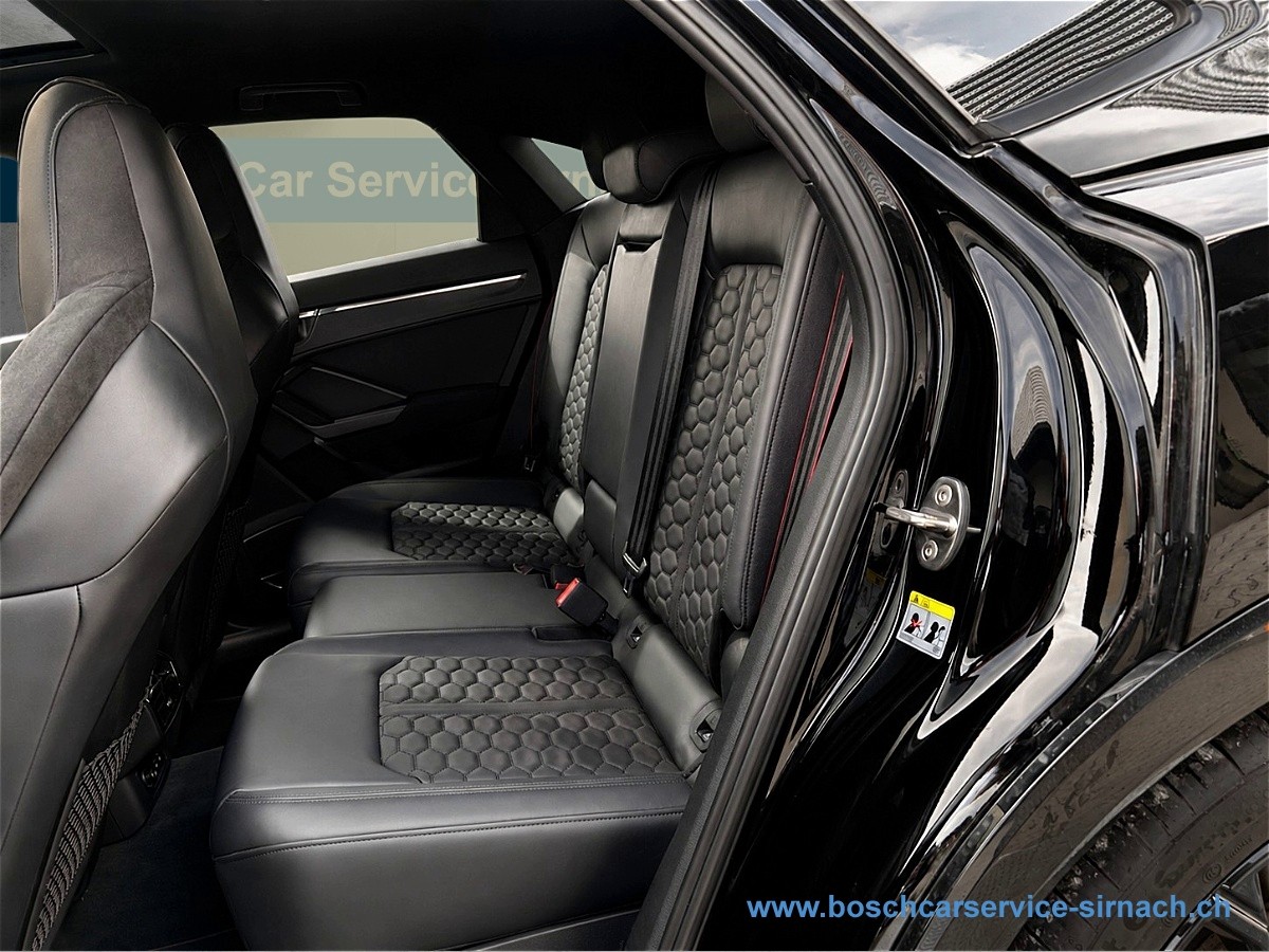 AUDI RS Q3 Sportback quattro S tronic-image-8