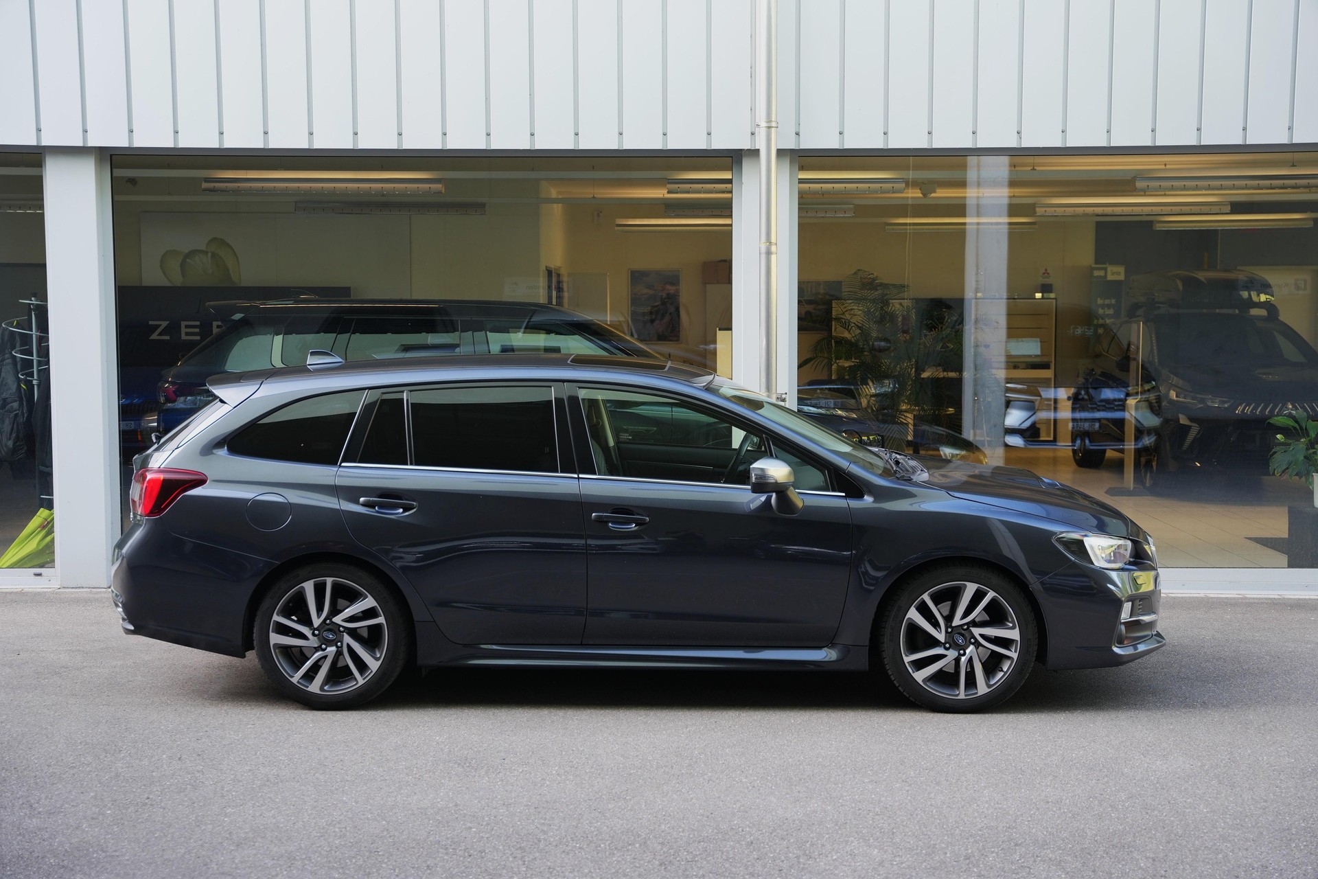 SUBARU Levorg 1.6 DIT Luxury S-image-2