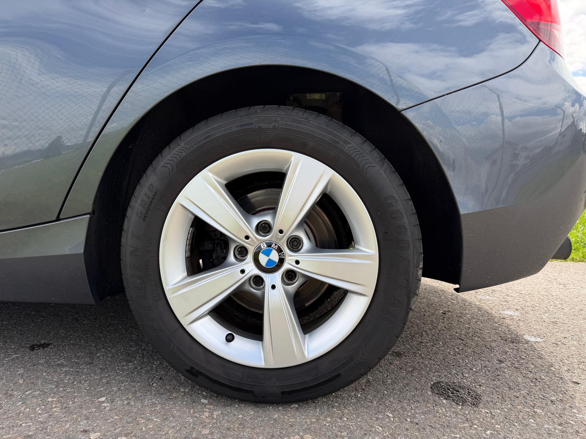 BMW 116i Sport Line-image-11