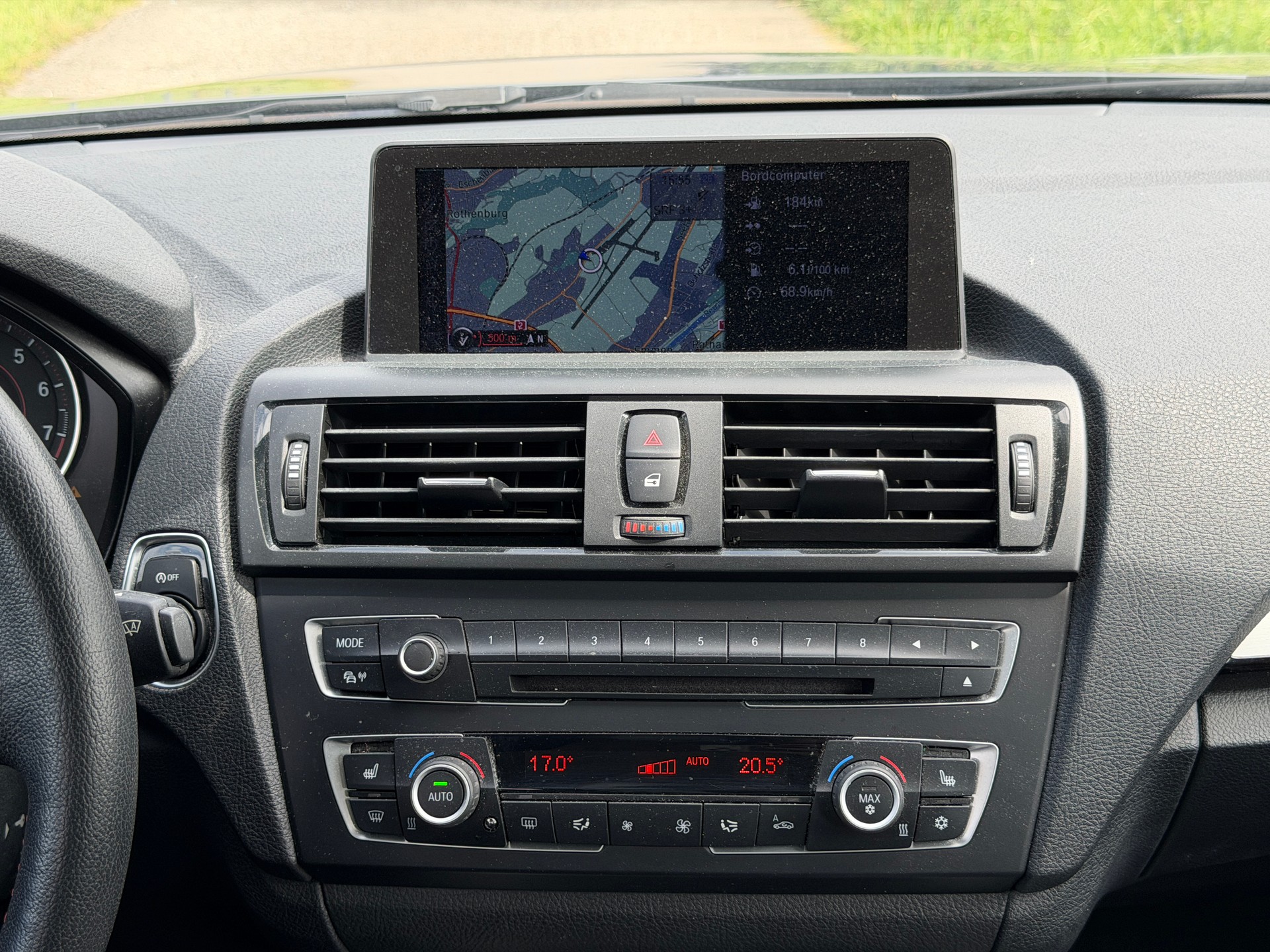BMW 116i Sport Line-image-24