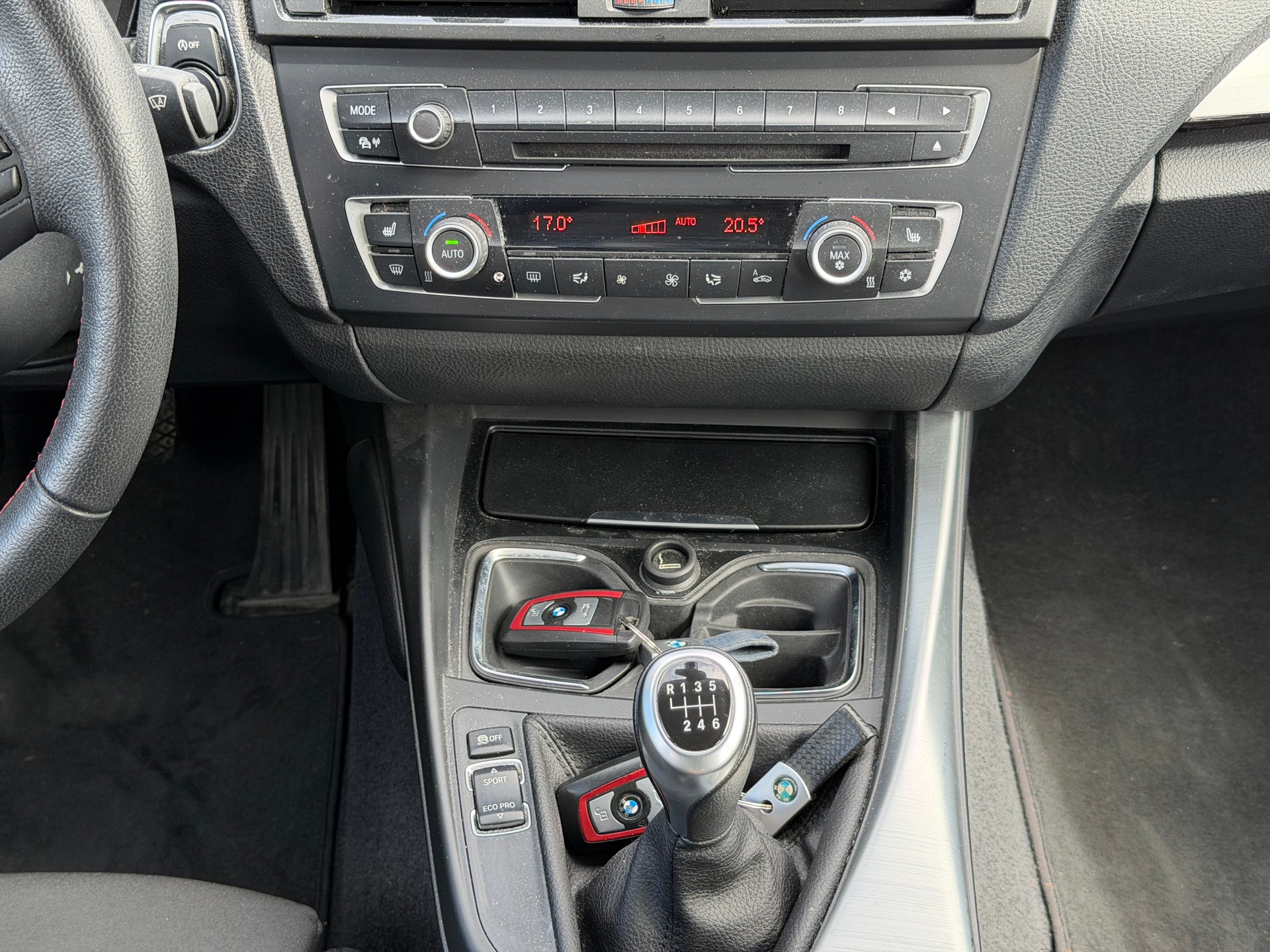 BMW 116i Sport Line-image-25