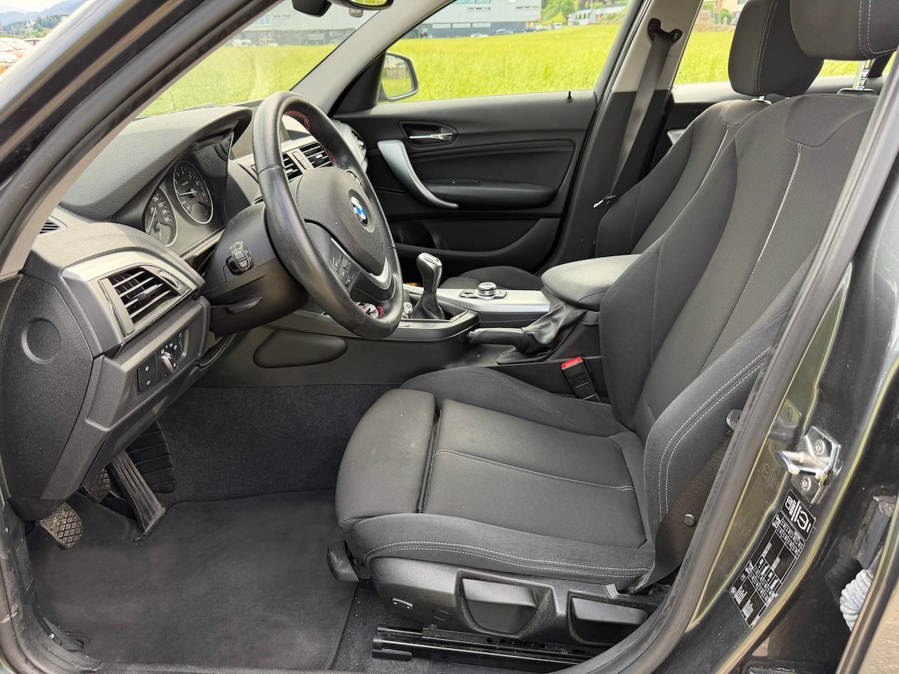 BMW 116i Sport Line-image-18
