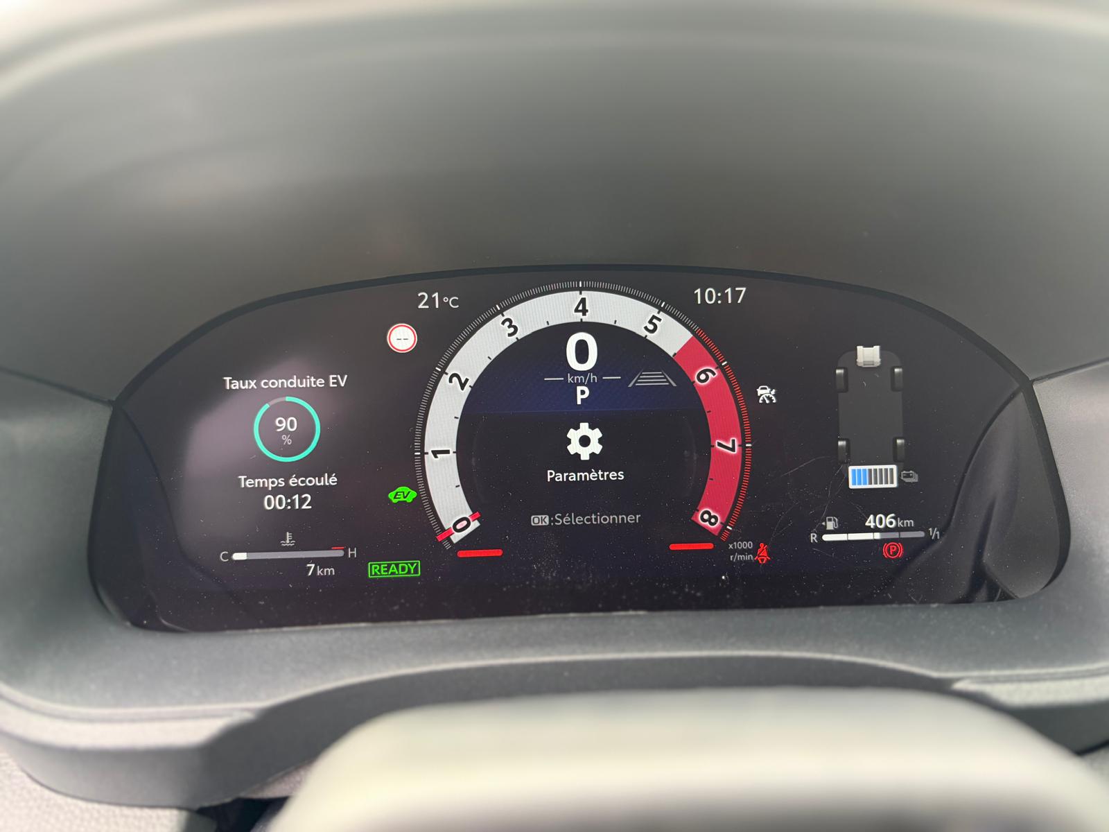 TOYOTA Yaris 1.5 GR Sport e-CVT-image-15