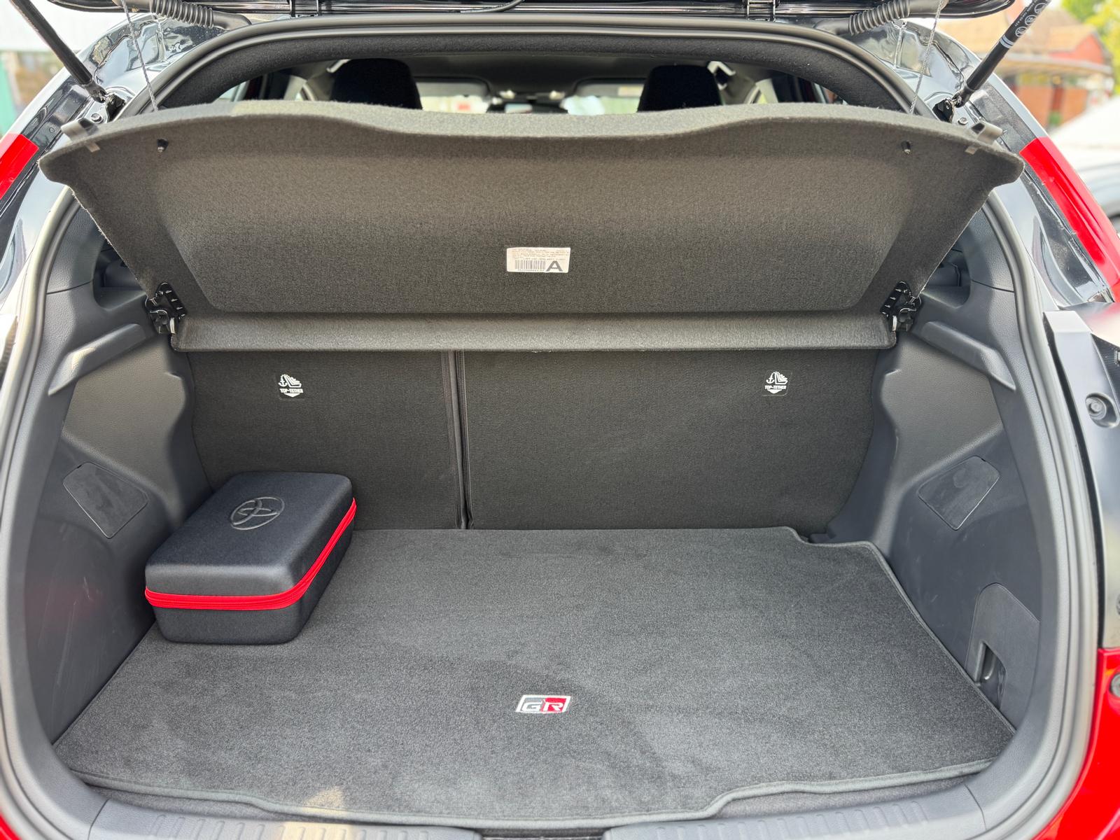 TOYOTA Yaris 1.5 GR Sport e-CVT-image-10