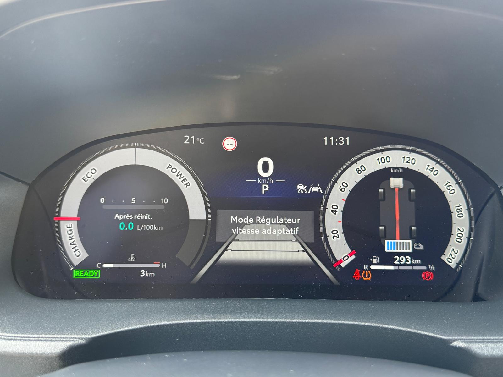 TOYOTA Yaris 1.5 GR Sport e-CVT-image-14