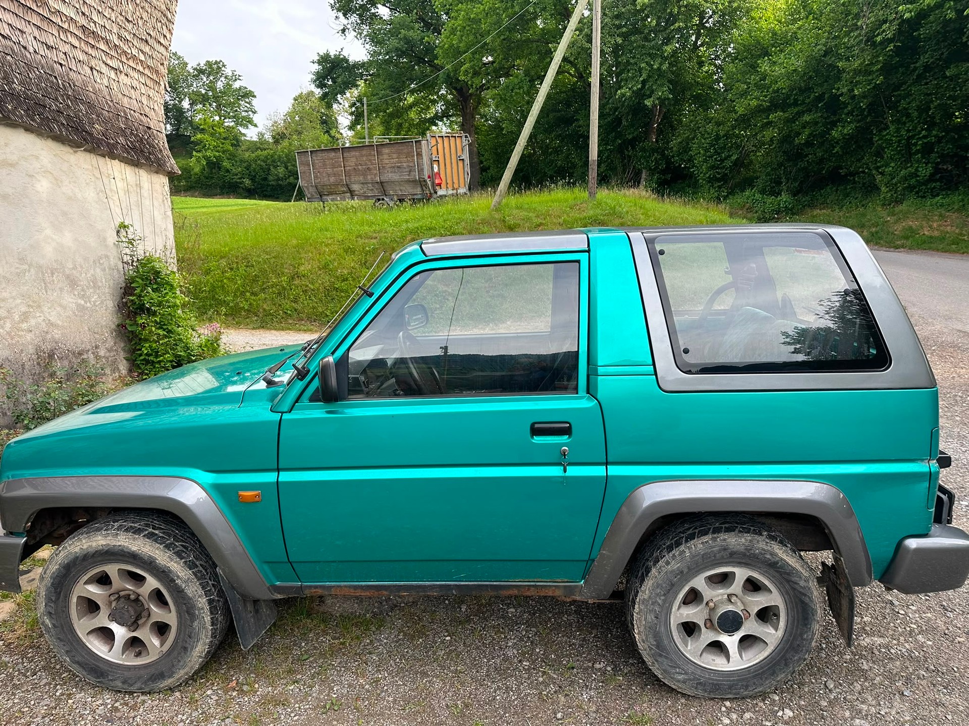 DAIHATSU FEROZA-showroom-element-1
