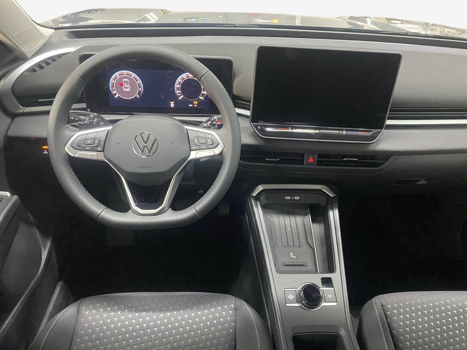 VW T-Roc LIFE 1.5eTSI 115PS-image-7