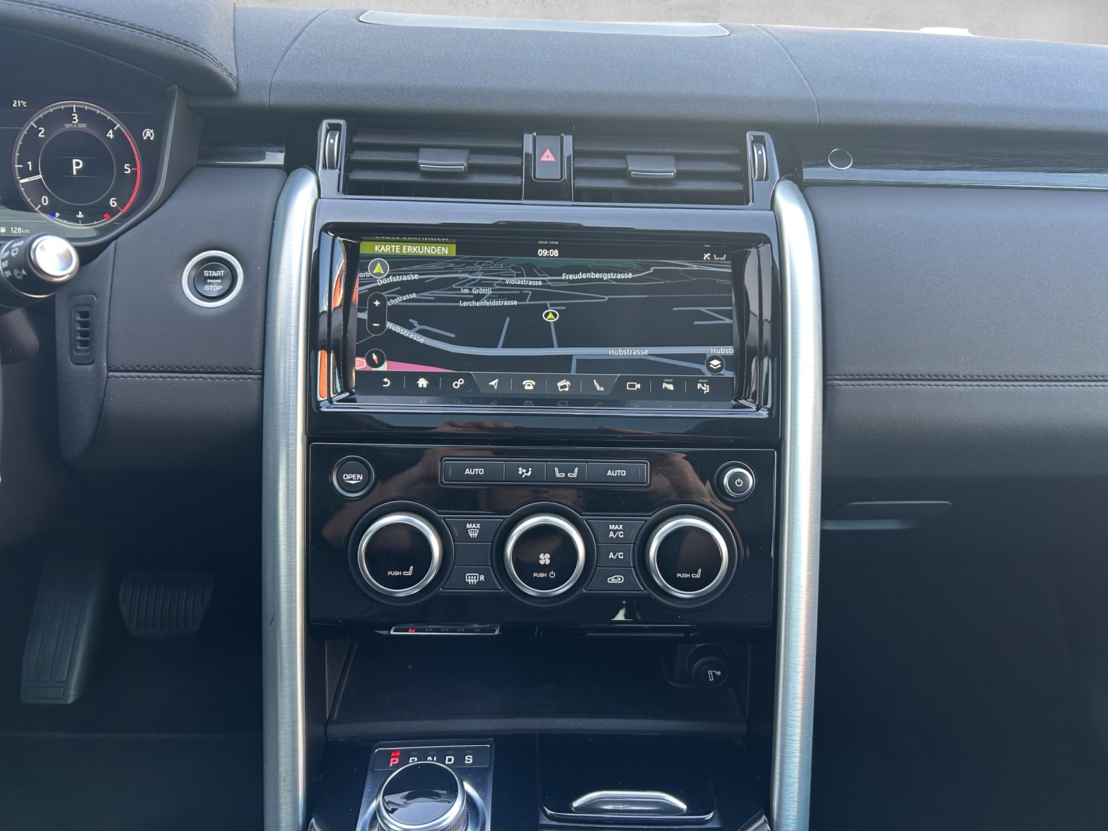 LAND ROVER Discovery 3.0 SDV6 HSE Automatic-image-14