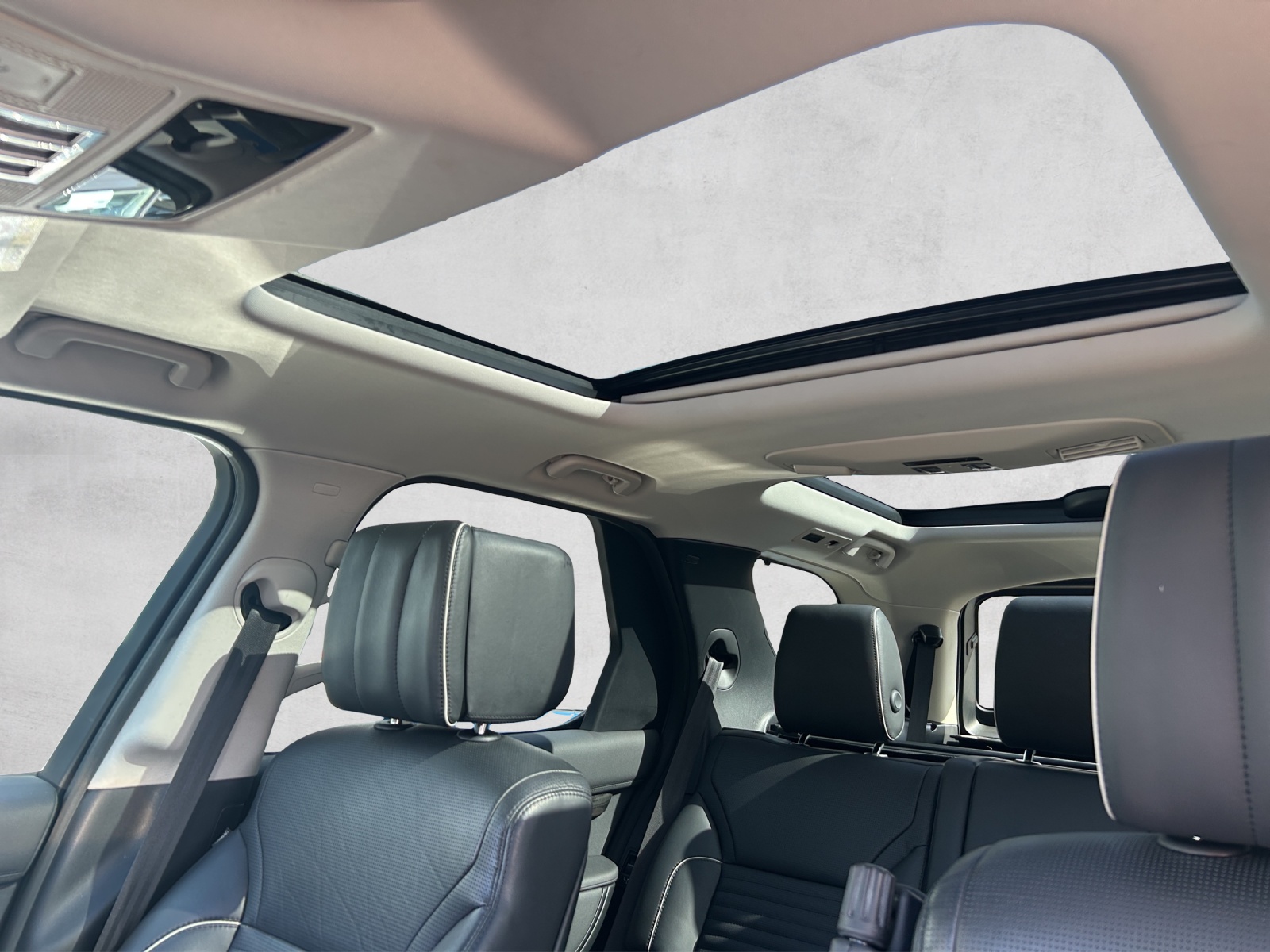 LAND ROVER Discovery 3.0 SDV6 HSE Automatic-image-22