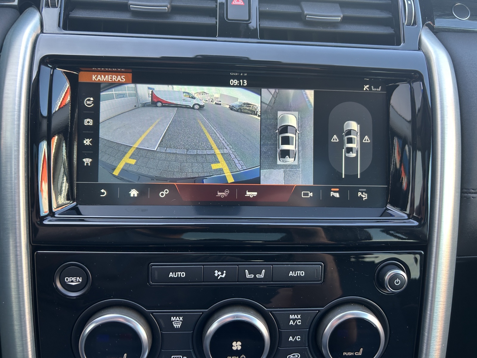 LAND ROVER Discovery 3.0 SDV6 HSE Automatic-image-15
