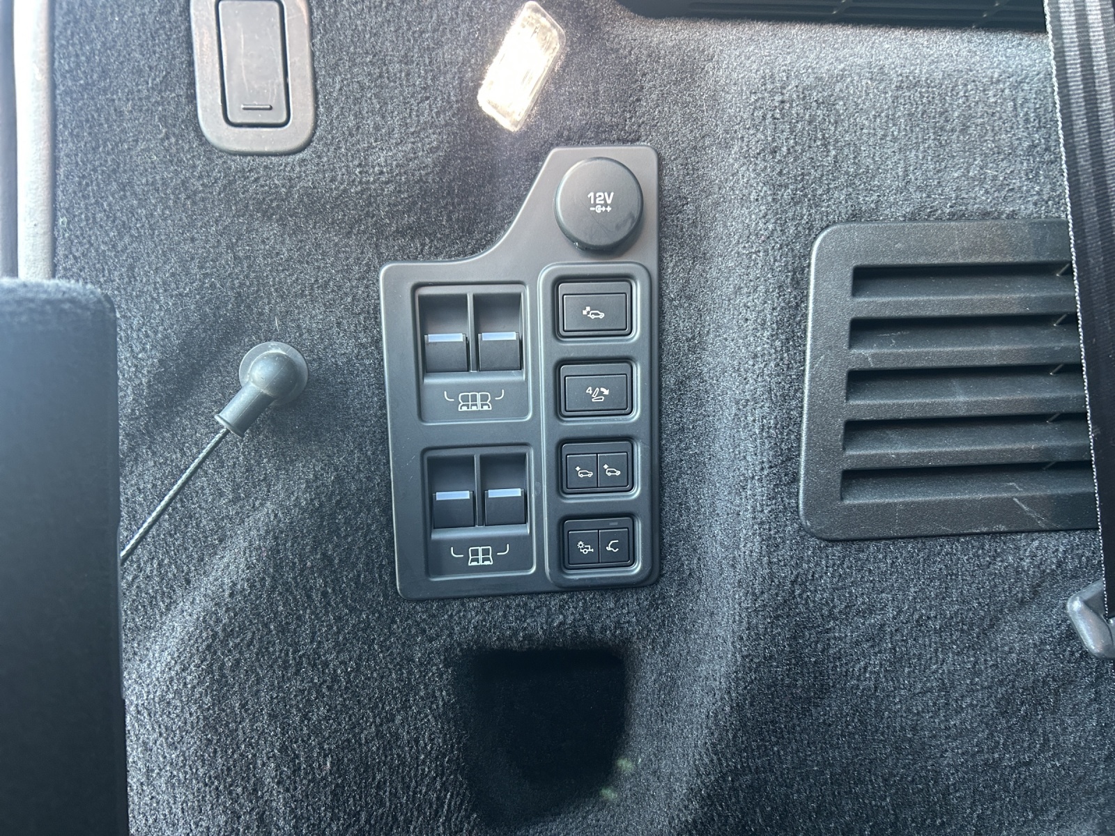 LAND ROVER Discovery 3.0 SDV6 HSE Automatic-image-10