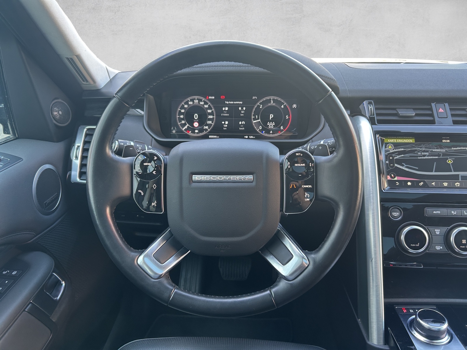 LAND ROVER Discovery 3.0 SDV6 HSE Automatic-image-16