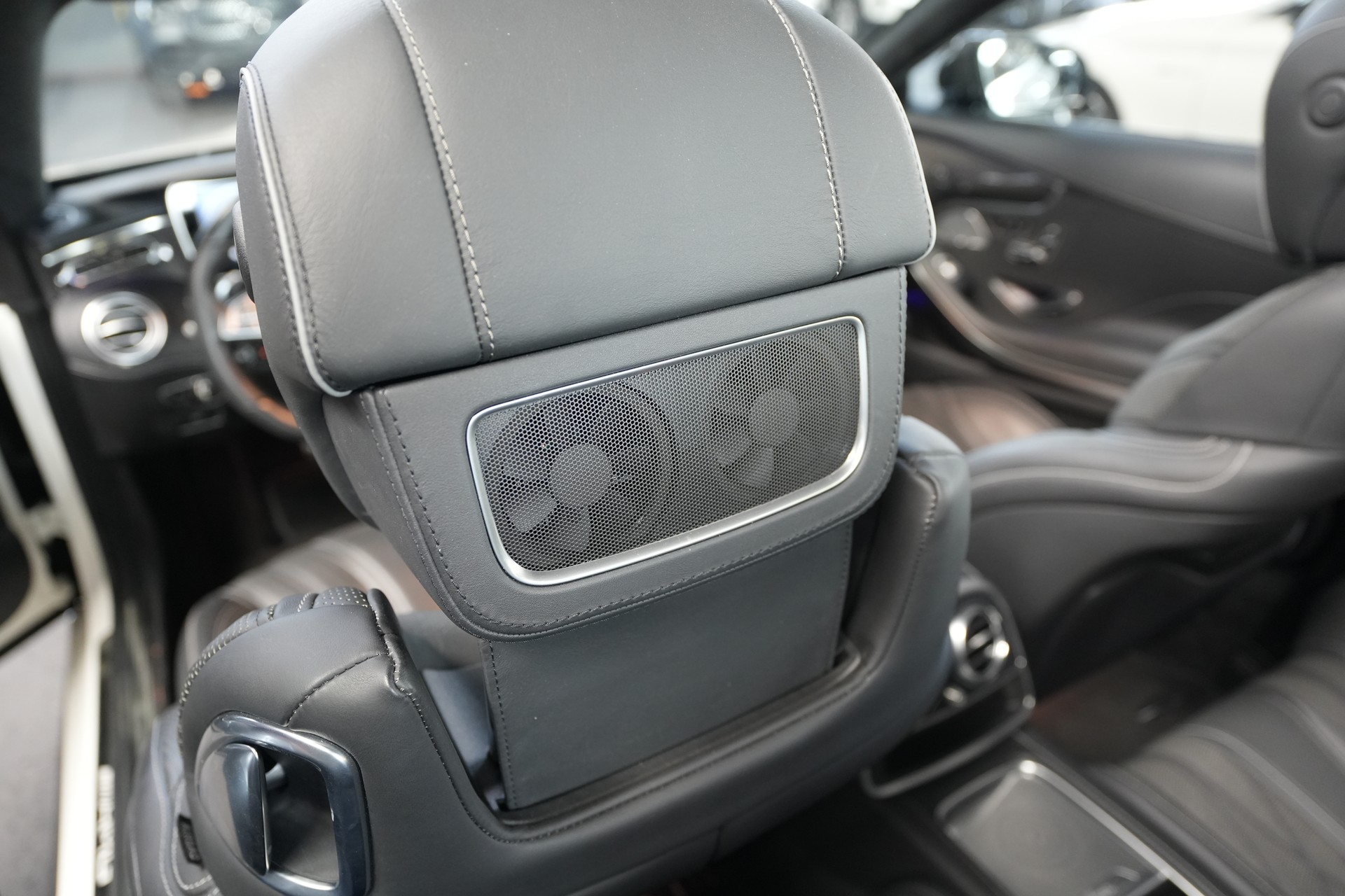 MERCEDES-BENZ S 63 AMG Cabriolet 4Matic Speedshift MCT-image-15