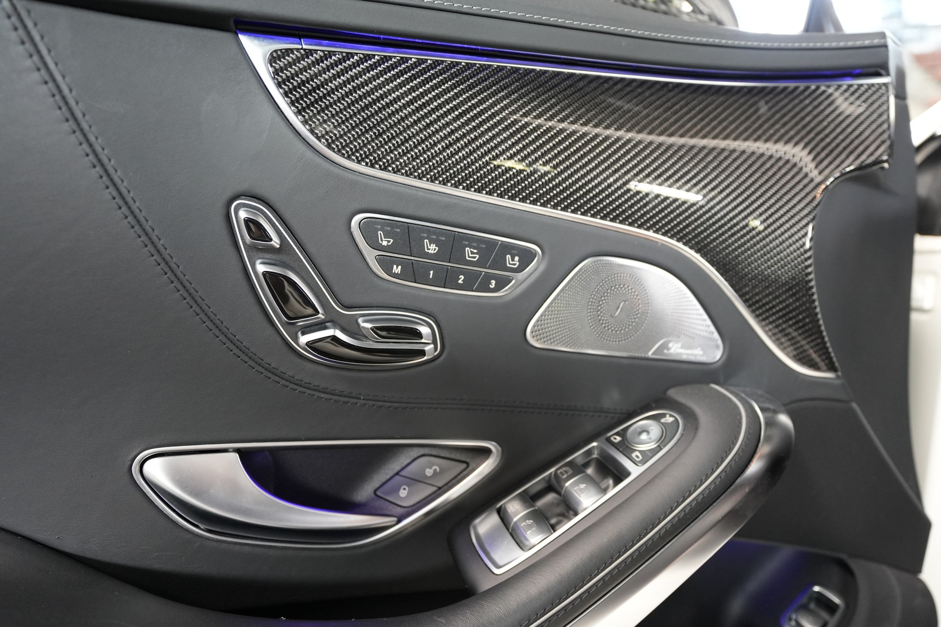 MERCEDES-BENZ S 63 AMG Cabriolet 4Matic Speedshift MCT-image-12