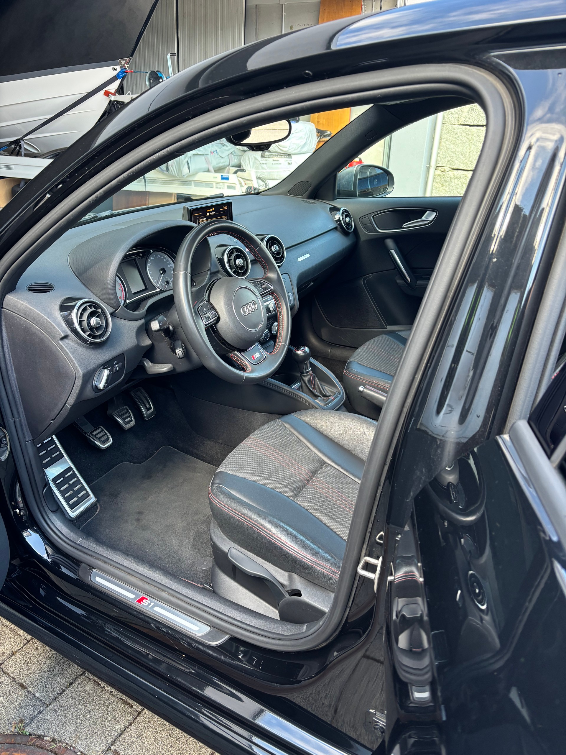 AUDI 2.0 TFSI quattro-image-12