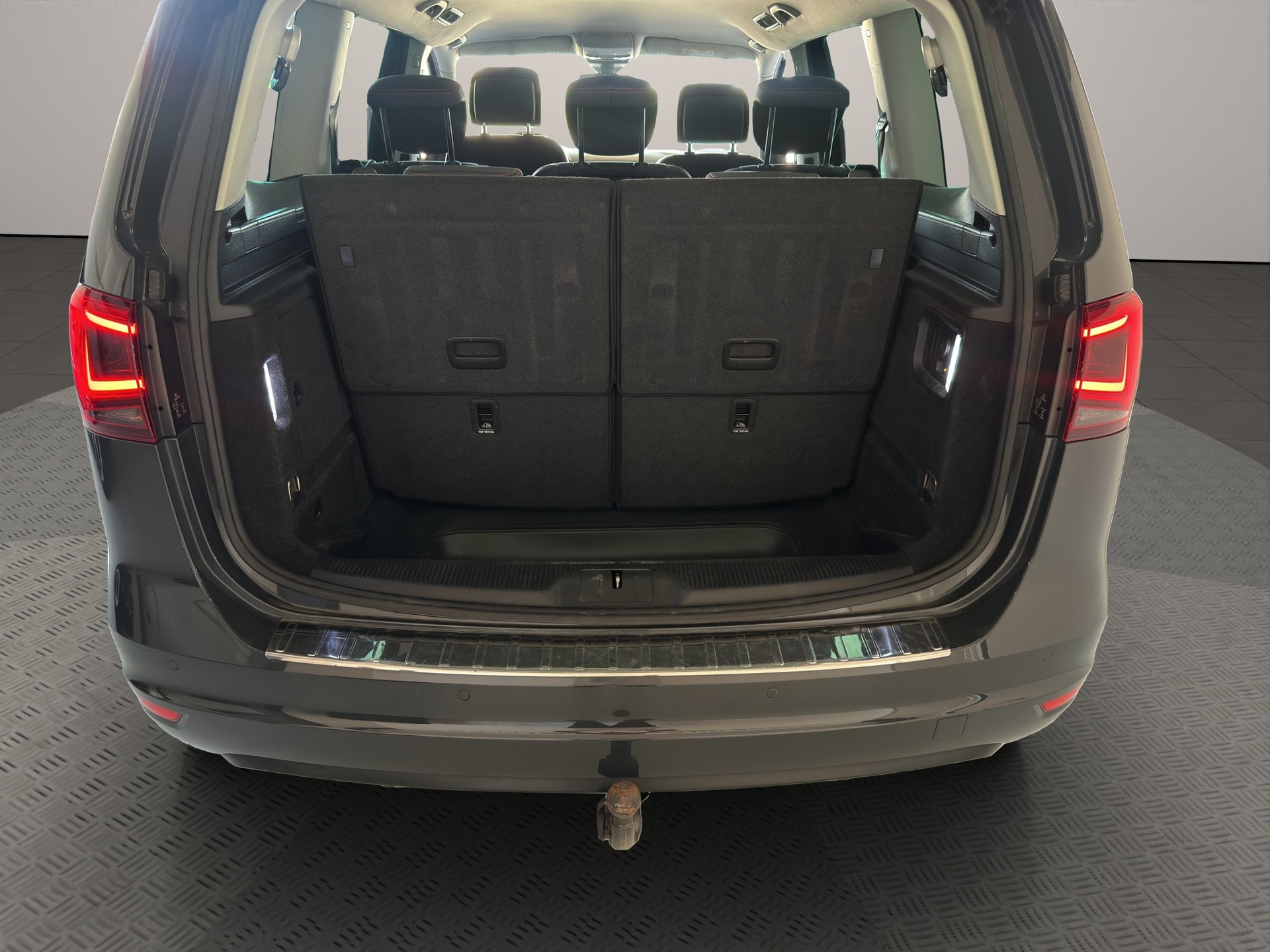 SEAT Alhambra 1.4 TSI DSG SWISS FR2-image-5