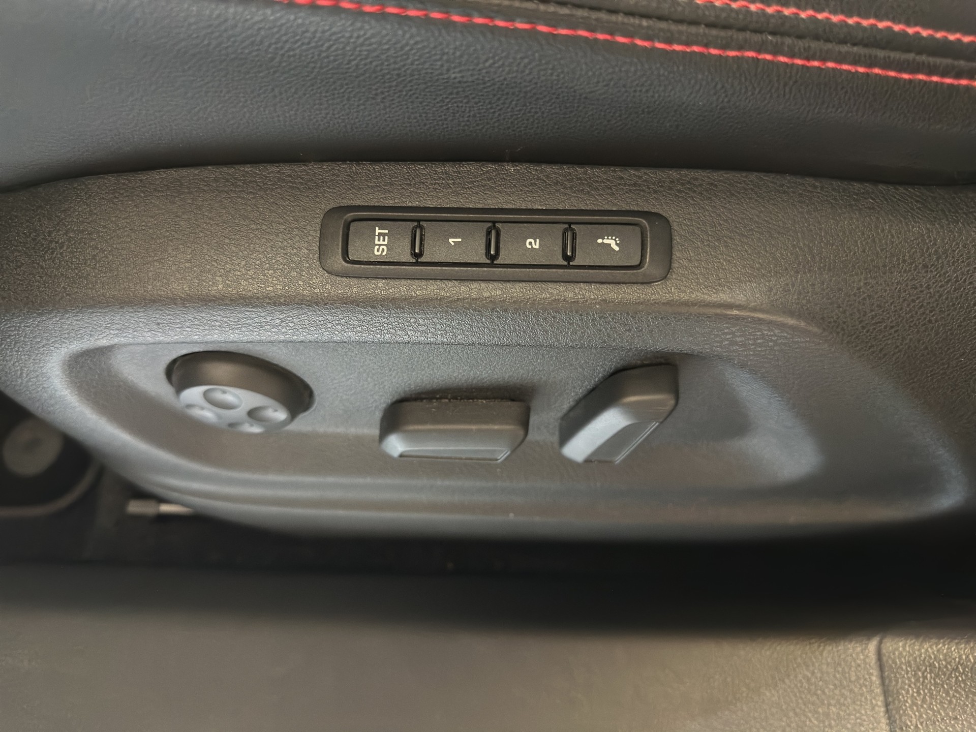 SEAT Alhambra 1.4 TSI DSG SWISS FR2-image-8