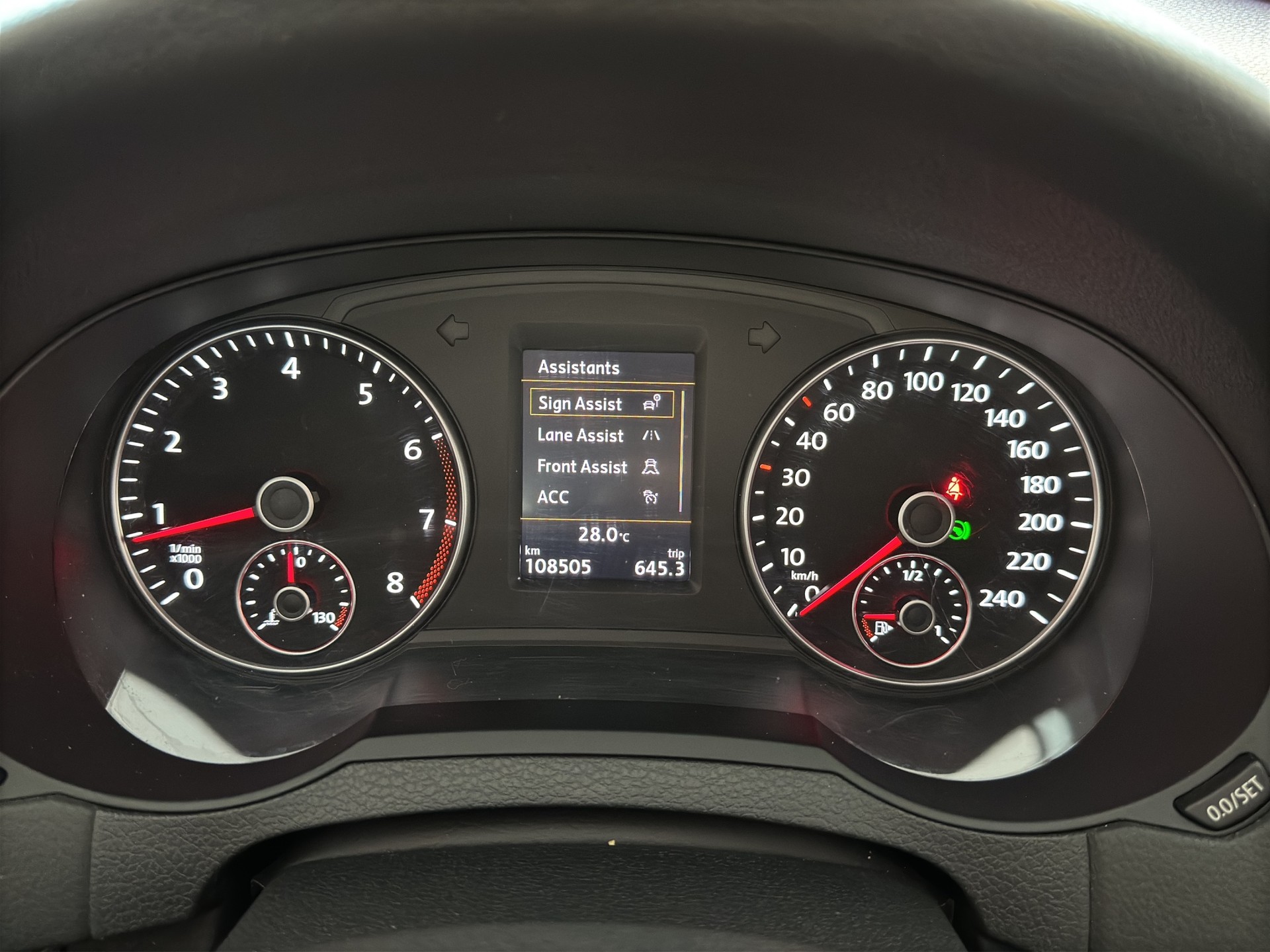 SEAT Alhambra 1.4 TSI DSG SWISS FR2-image-15