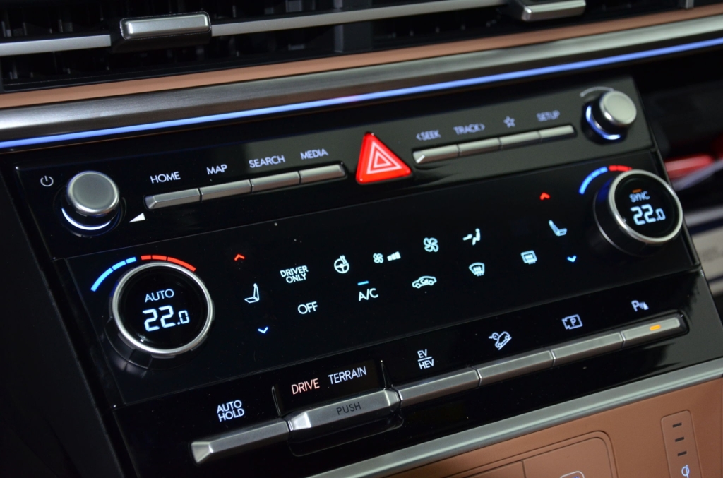 HYUNDAI Santa Fe 1.6 PHEV Prestige Line 4WD-image-22