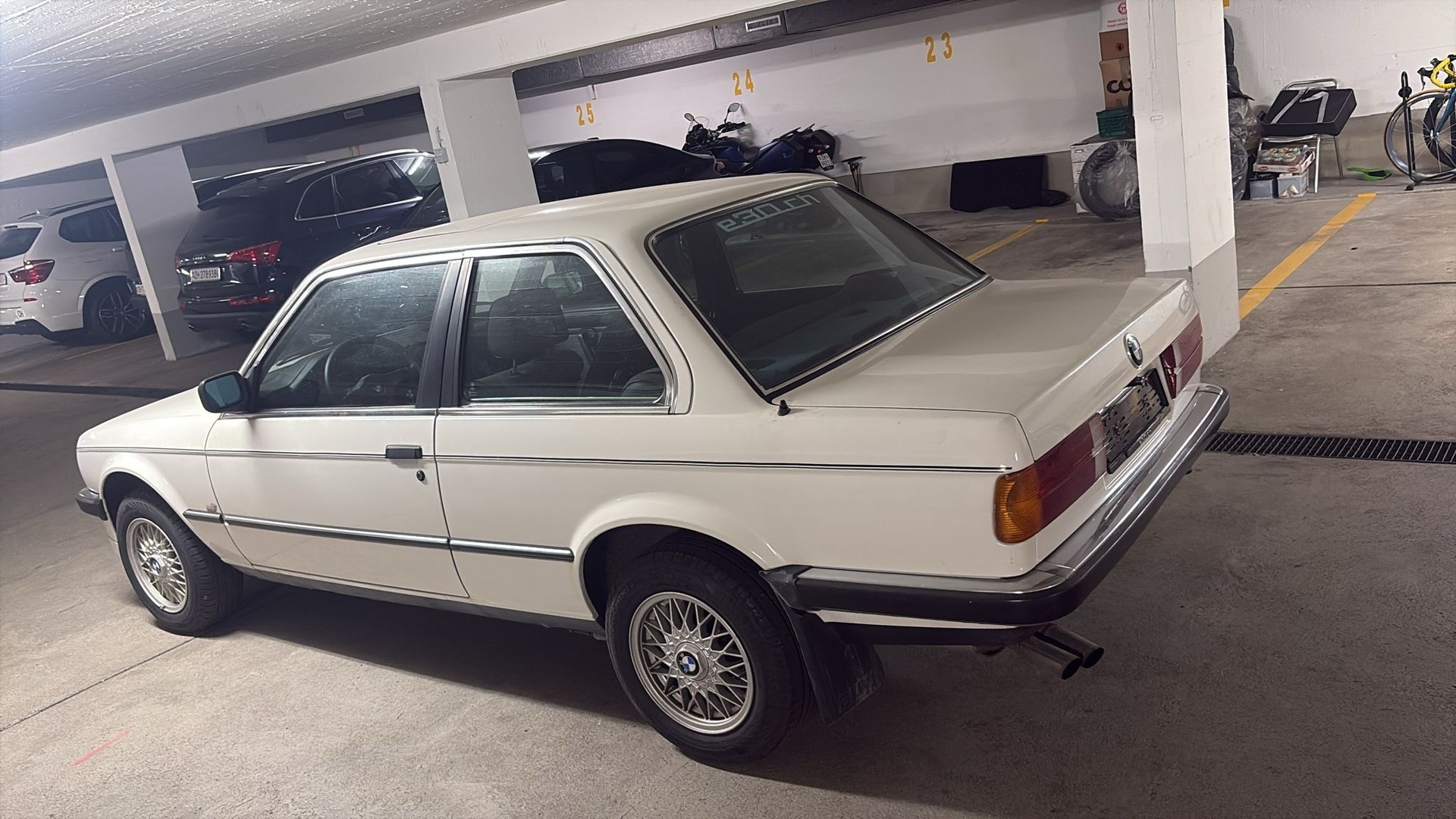 BMW 325e-image-3