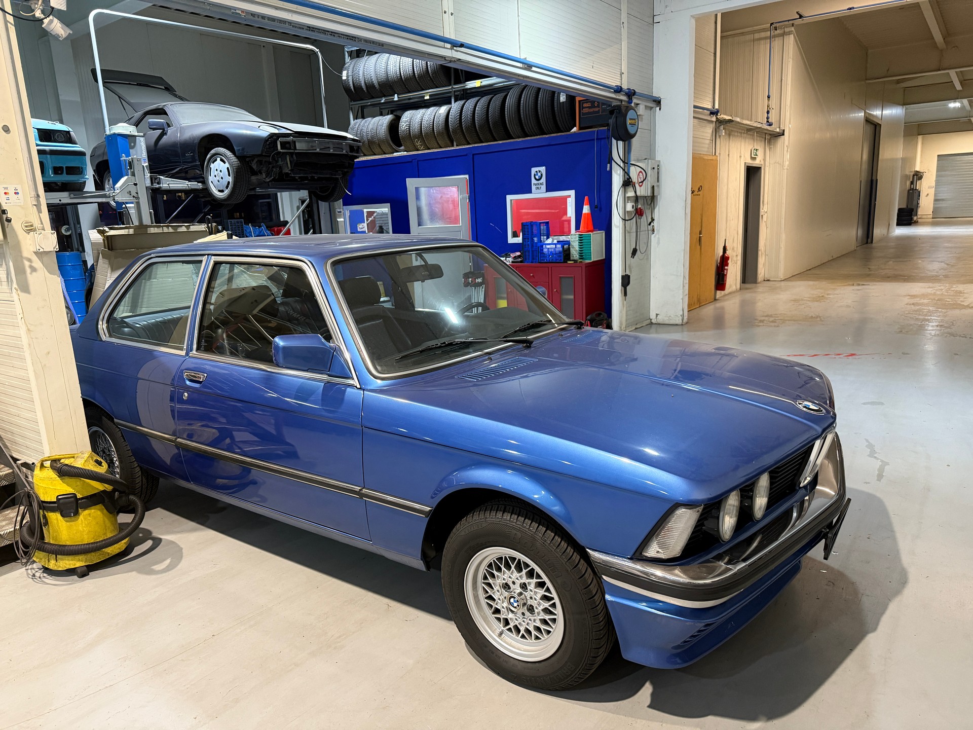 BMW E21 323I-image-9
