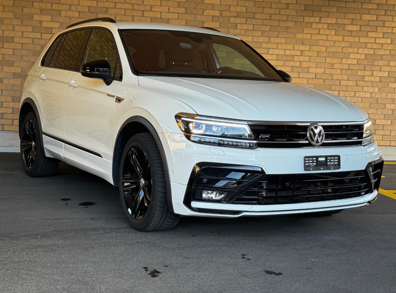 VW Tiguan 2.0 TDI SCR R-Line Highline 4Motion DSG-image-2