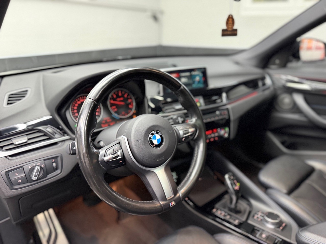 BMW X1 xDrive 20d M Sport | Head-Up Display | Panorama Dach | Harman/Kardon | CH-Auto-image-14