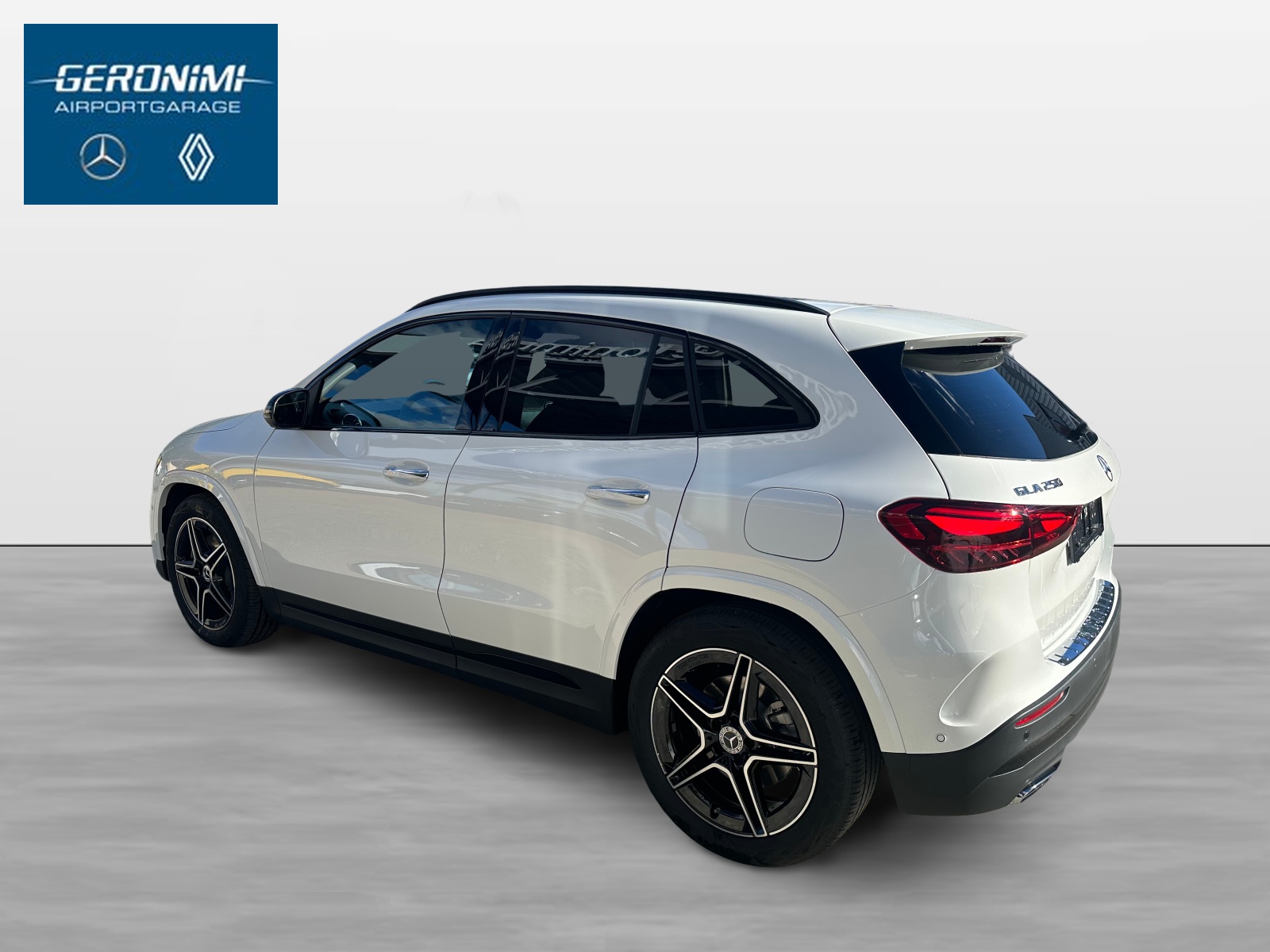 MERCEDES-BENZ GLA 250 Swiss Star AMG Line 4matic-image-5