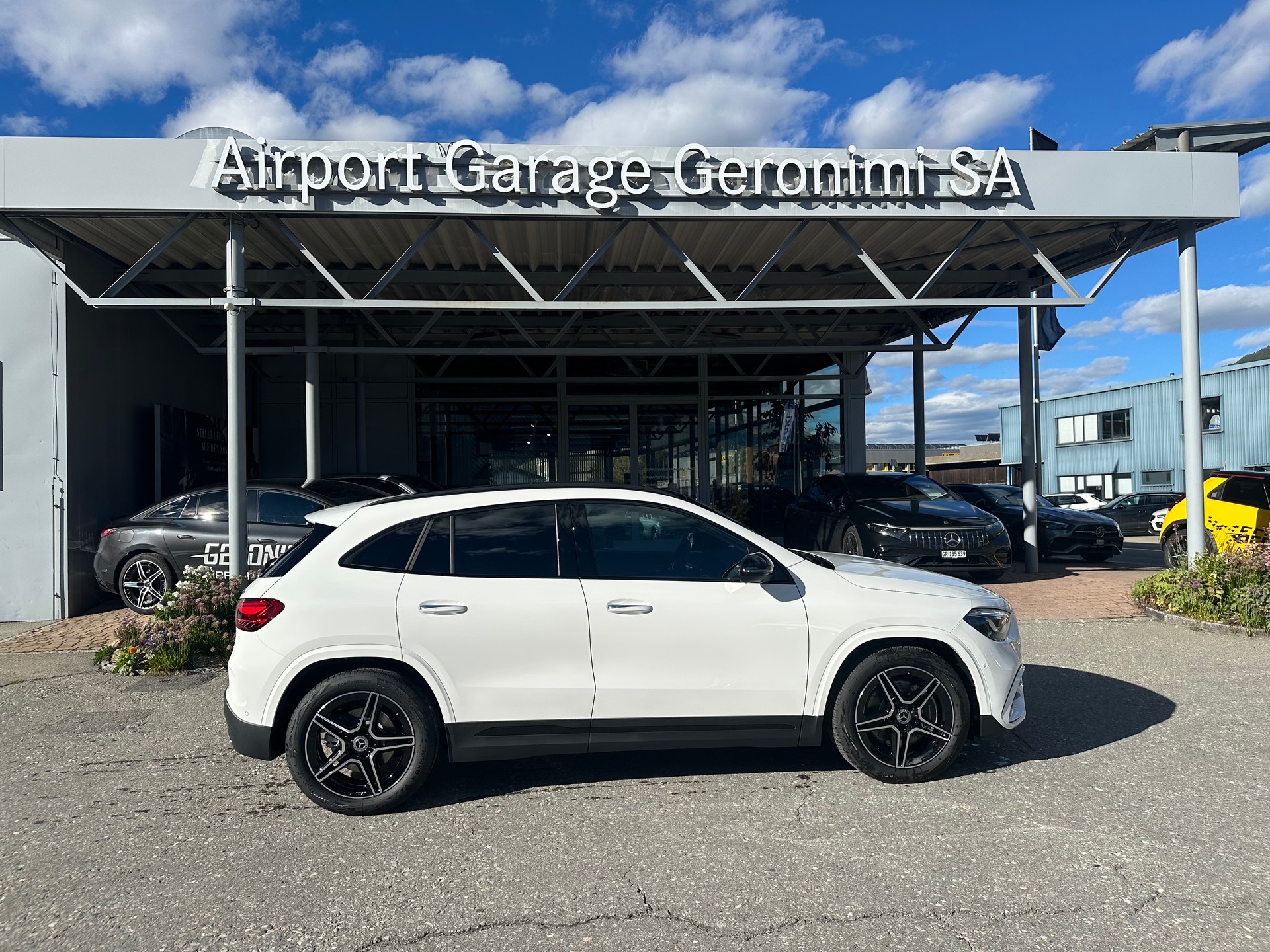 MERCEDES-BENZ GLA 250 Swiss Star AMG Line 4matic-image-0