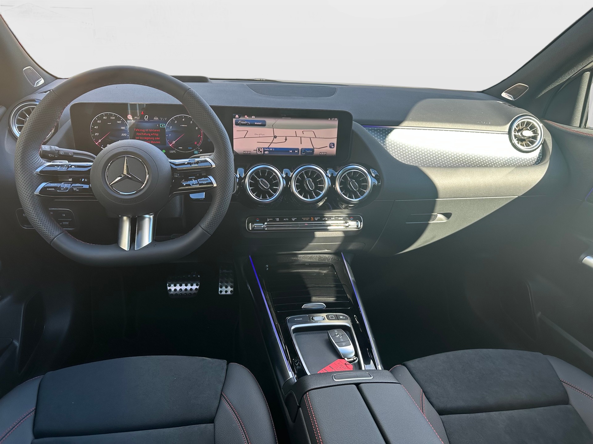 MERCEDES-BENZ GLA 250 Swiss Star AMG Line 4matic-image-8
