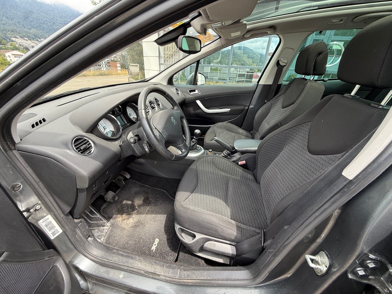 PEUGEOT 308 SW 1.6 16V Turbo Sport Pack-image-11