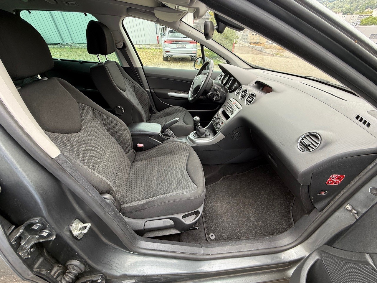 PEUGEOT 308 SW 1.6 16V Turbo Sport Pack-image-10