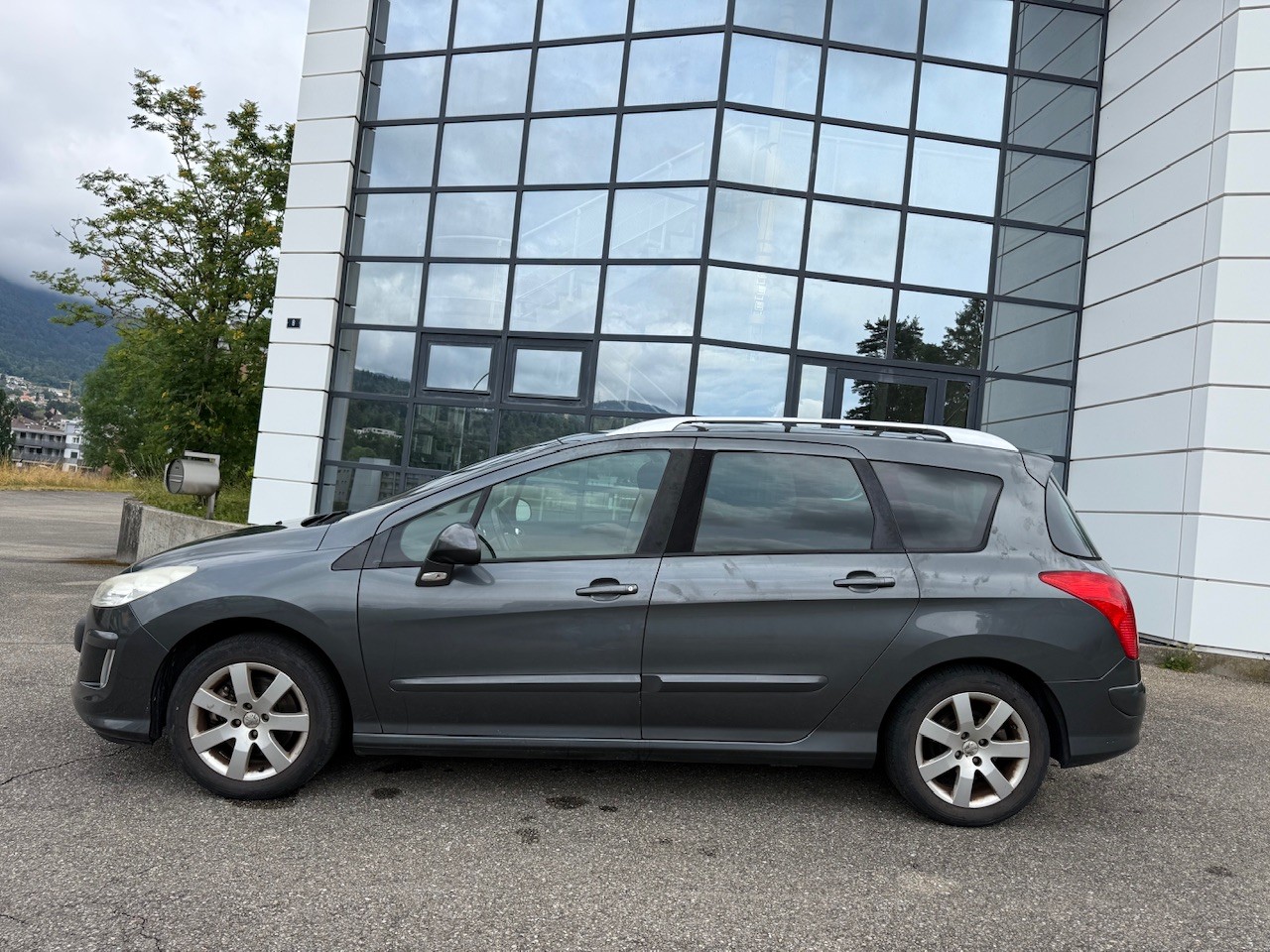 PEUGEOT 308 SW 1.6 16V Turbo Sport Pack-image-3