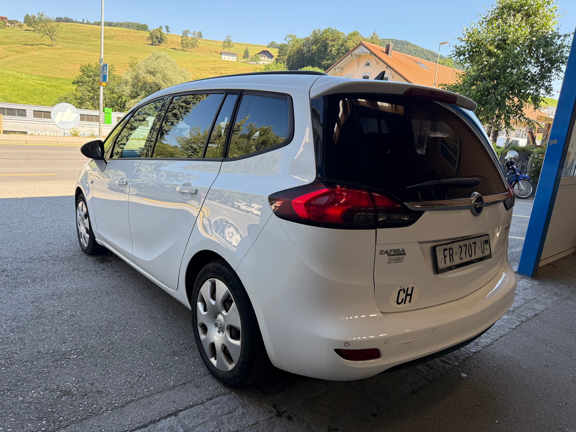 OPEL Zafira Tourer 1.4i 16V Cosmo-image-6