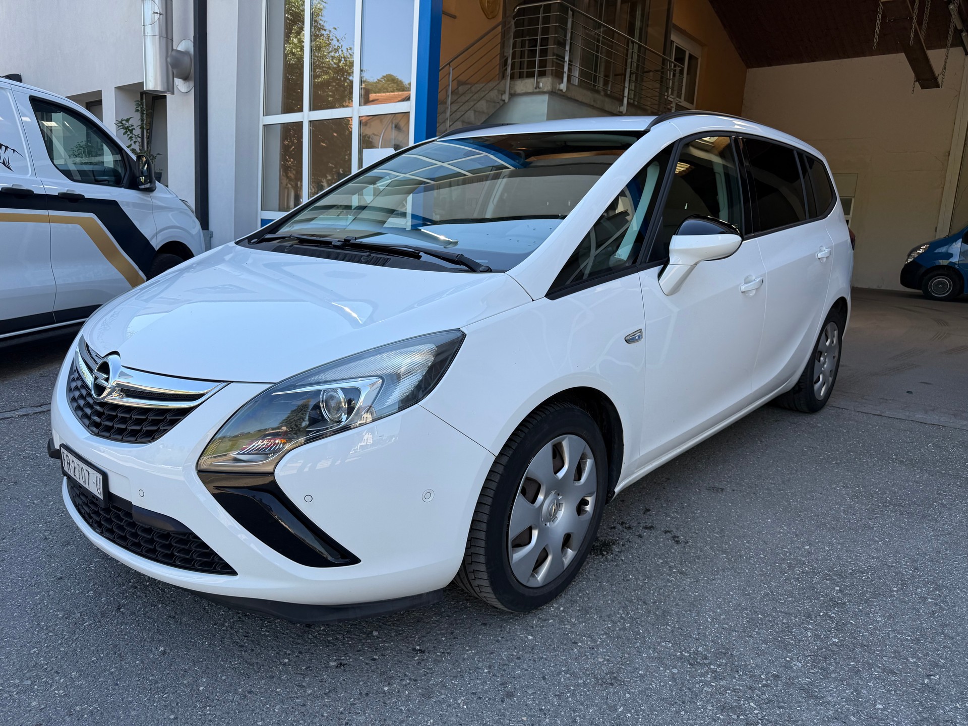 OPEL Zafira Tourer 1.4i 16V Cosmo-image-0