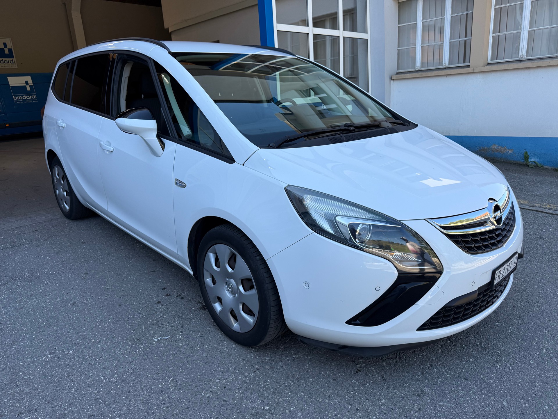 OPEL Zafira Tourer 1.4i 16V Cosmo-image-3