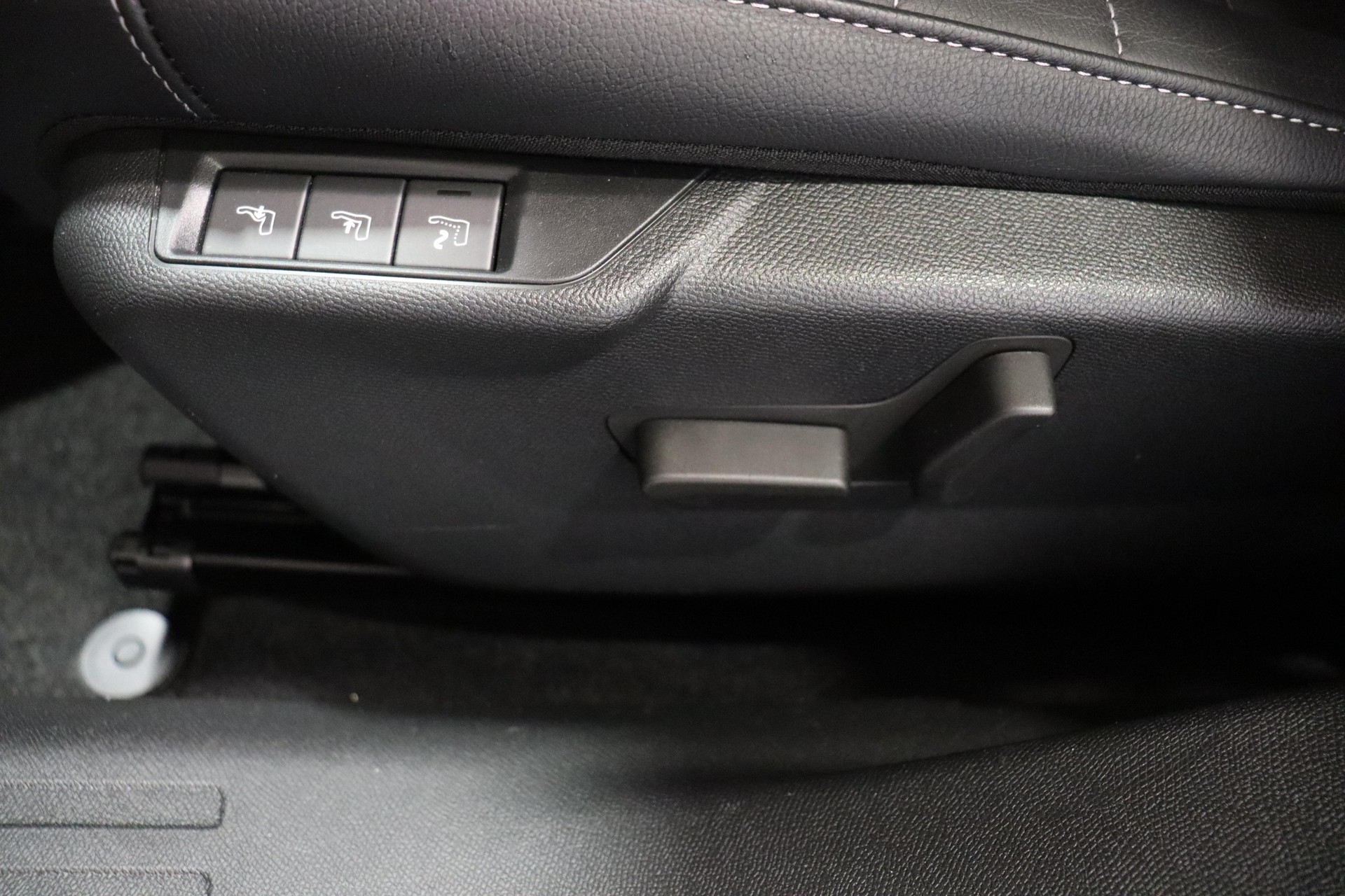 CITROEN C4 1.2 PureTech Shine Pack-image-12