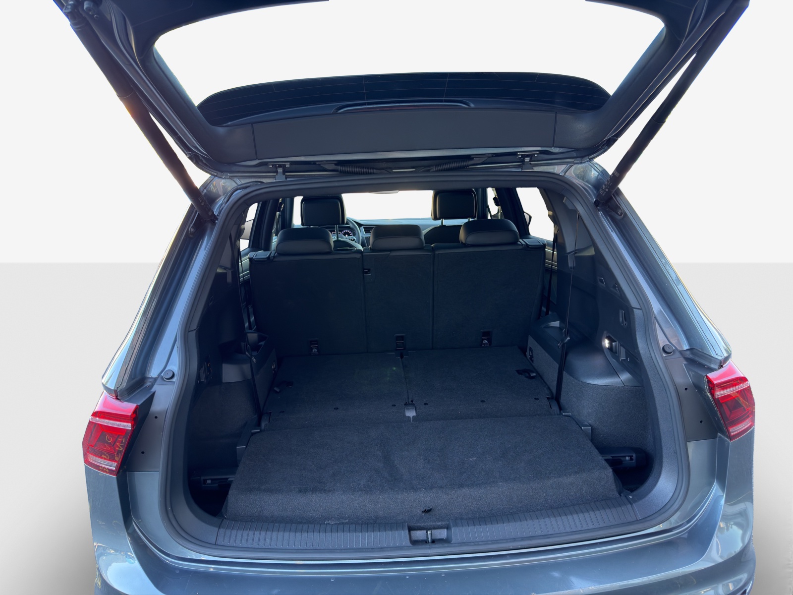 VW Tiguan Allspace 2.0TSI R-Line 4Motion DSG-image-12