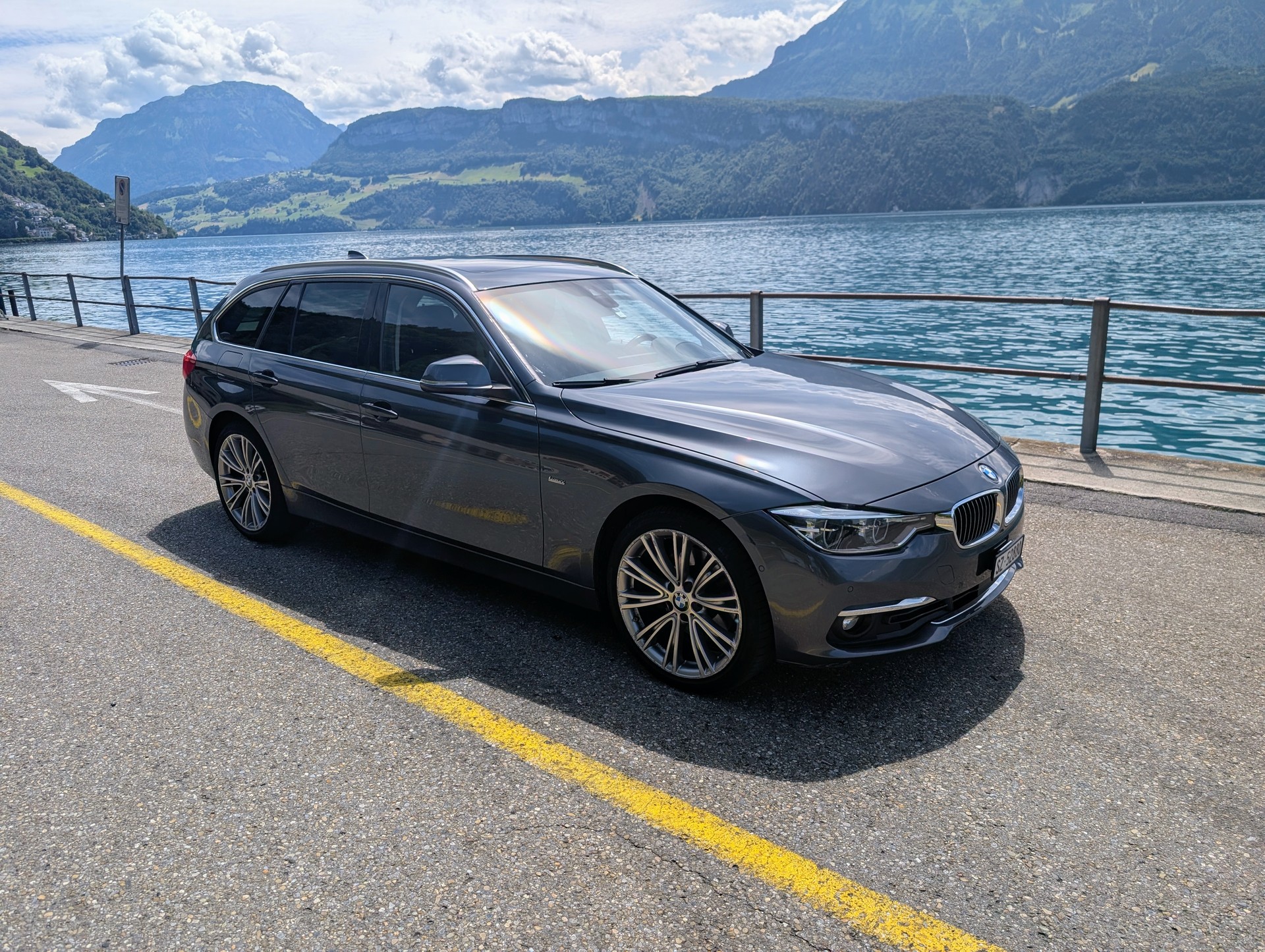 BMW 330i xDrive Luxury Line Steptronic-image-1
