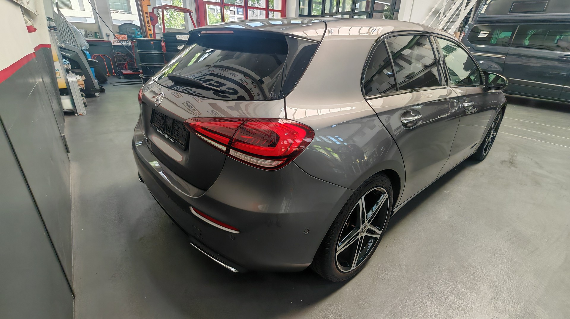 MERCEDES-BENZ A 200 7G-DCT-image-4
