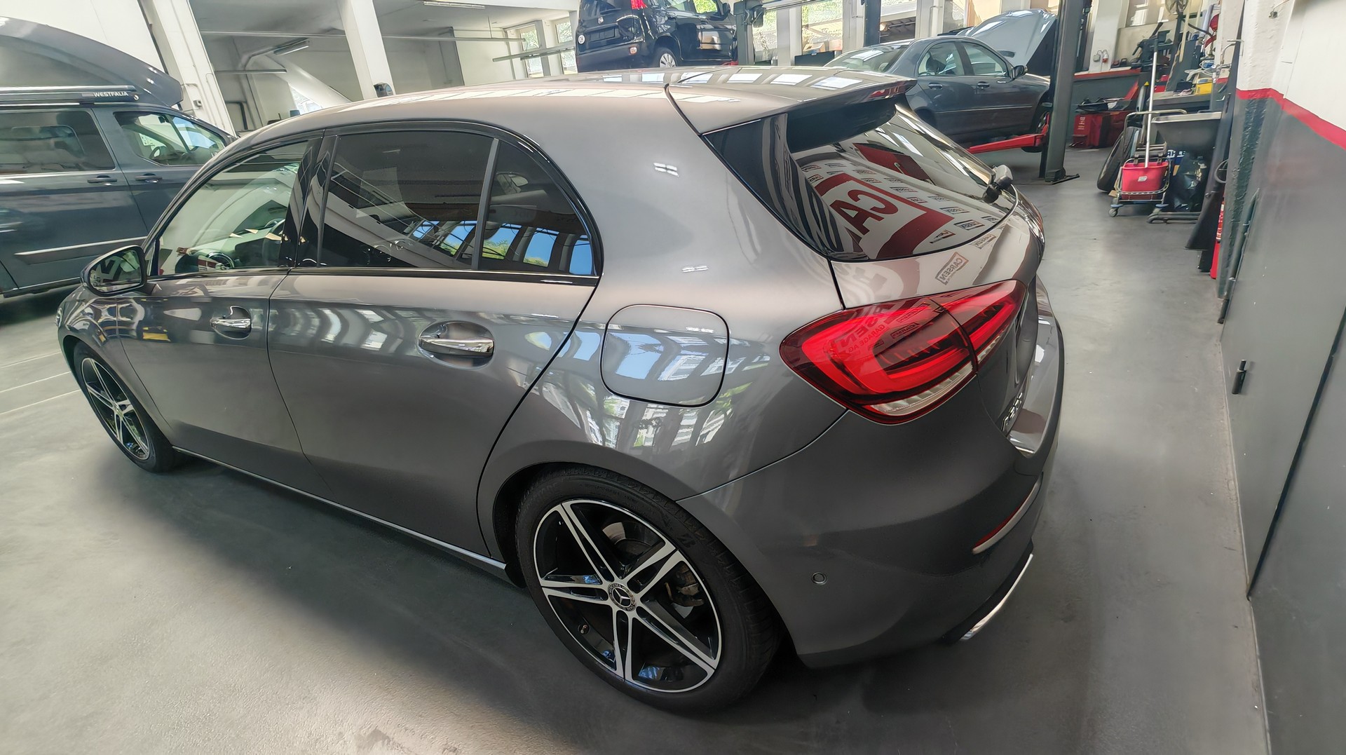 MERCEDES-BENZ A 200 7G-DCT-image-5
