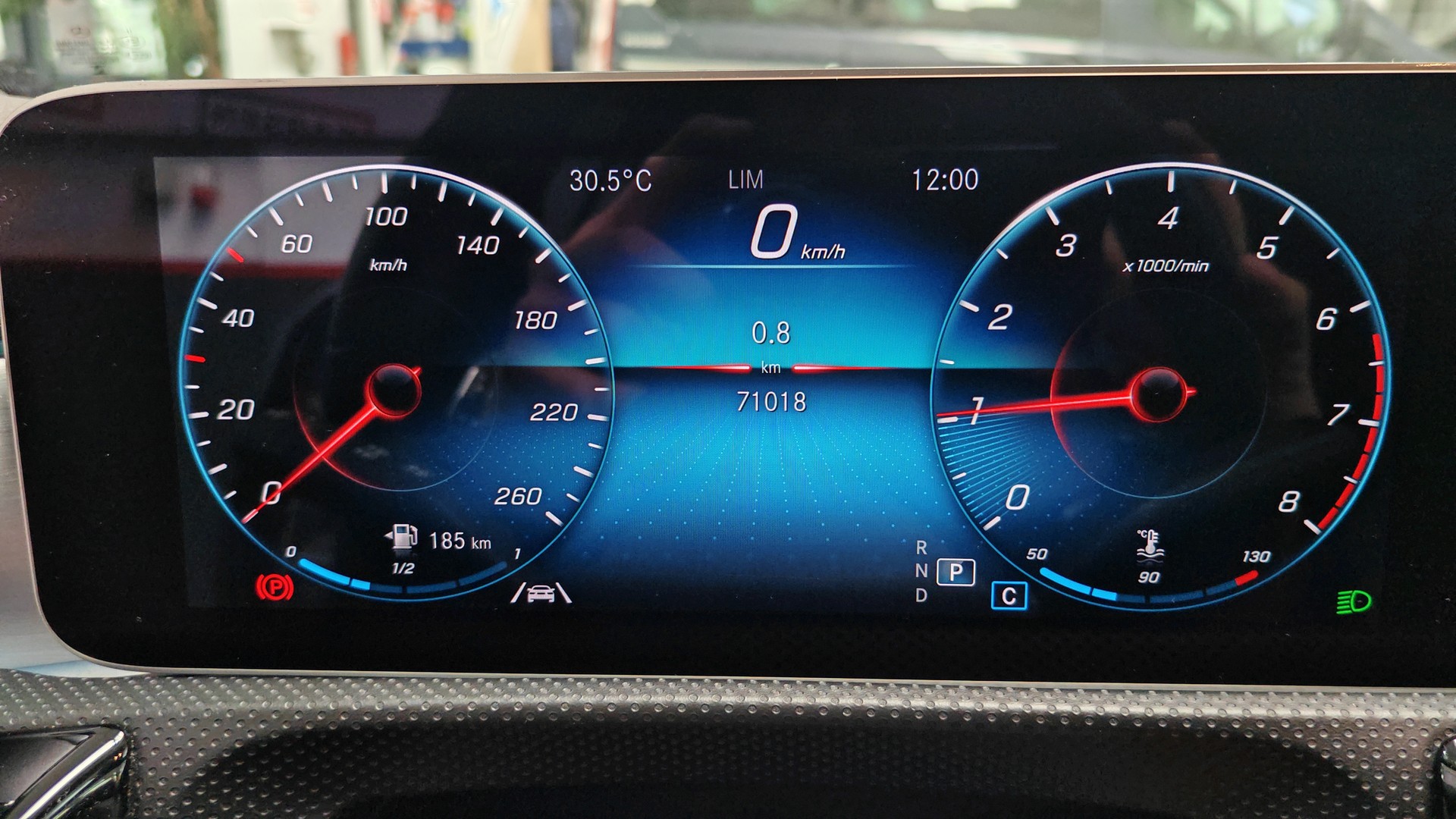 MERCEDES-BENZ A 200 7G-DCT-image-12