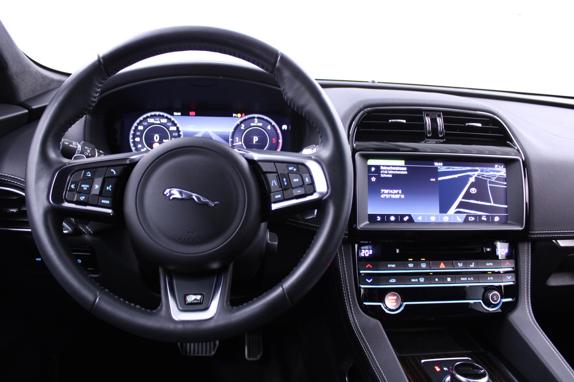 JAGUAR F-Pace 2.0 D 240 R-Sport AWD-image-7