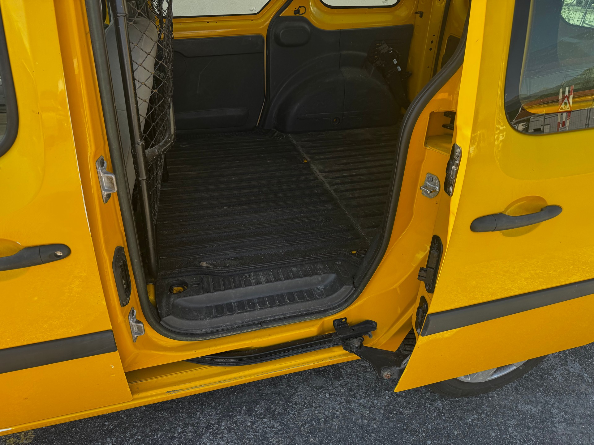 RENAULT Kangoo Medium TCe 115 Business A-image-9