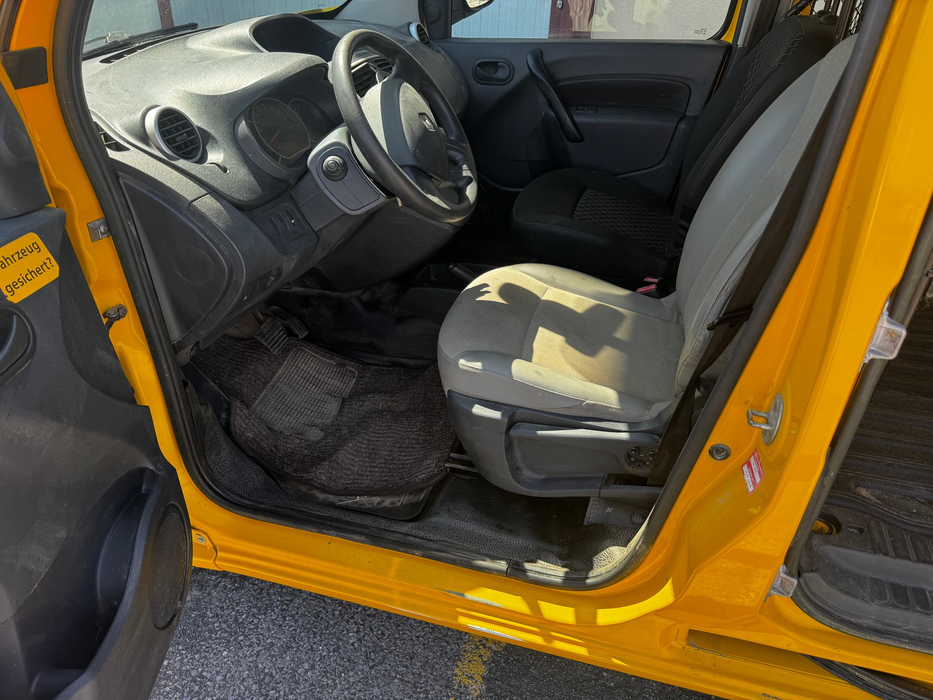 RENAULT Kangoo Medium TCe 115 Business A-image-5