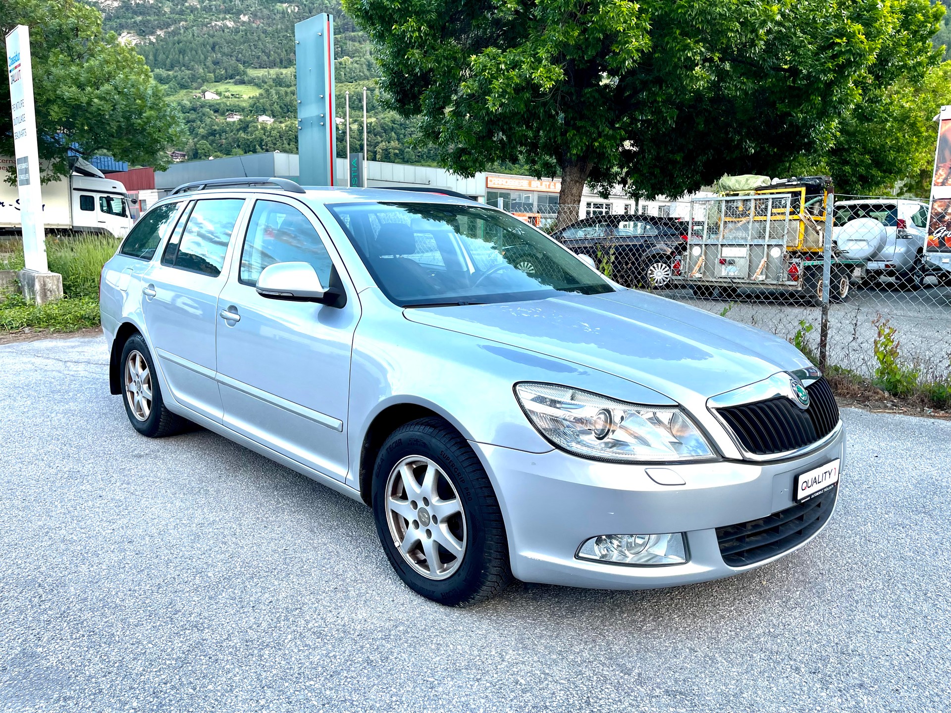 SKODA Octavia Combi 1.4 TSI Elegance DSG-image-0