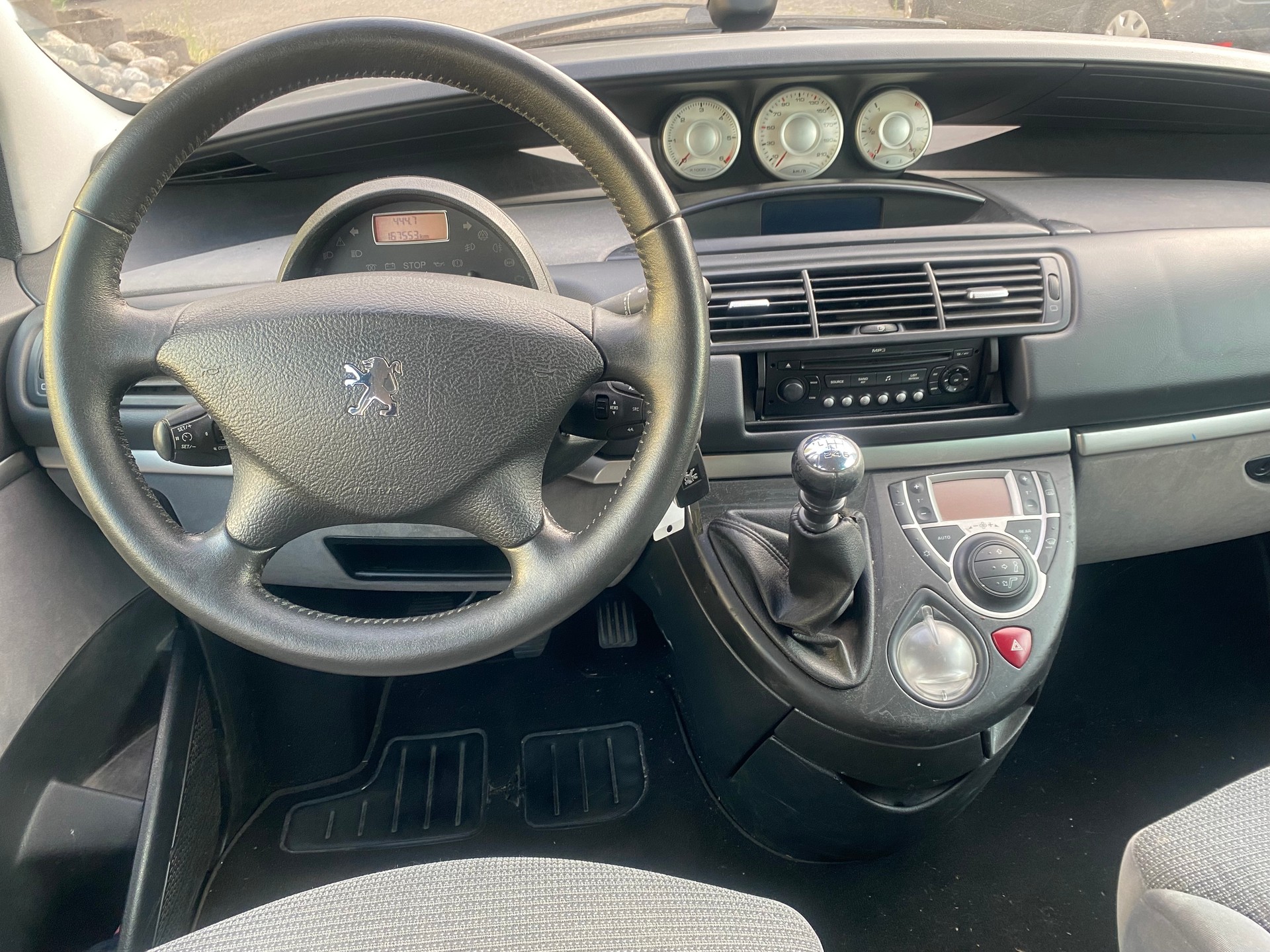 PEUGEOT 807 2.0 16V HDi (SR) Family-image-5