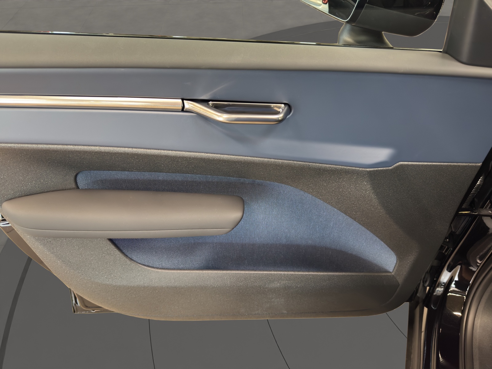 VOLVO EX30 CC P8 Ultra AWD-image-12