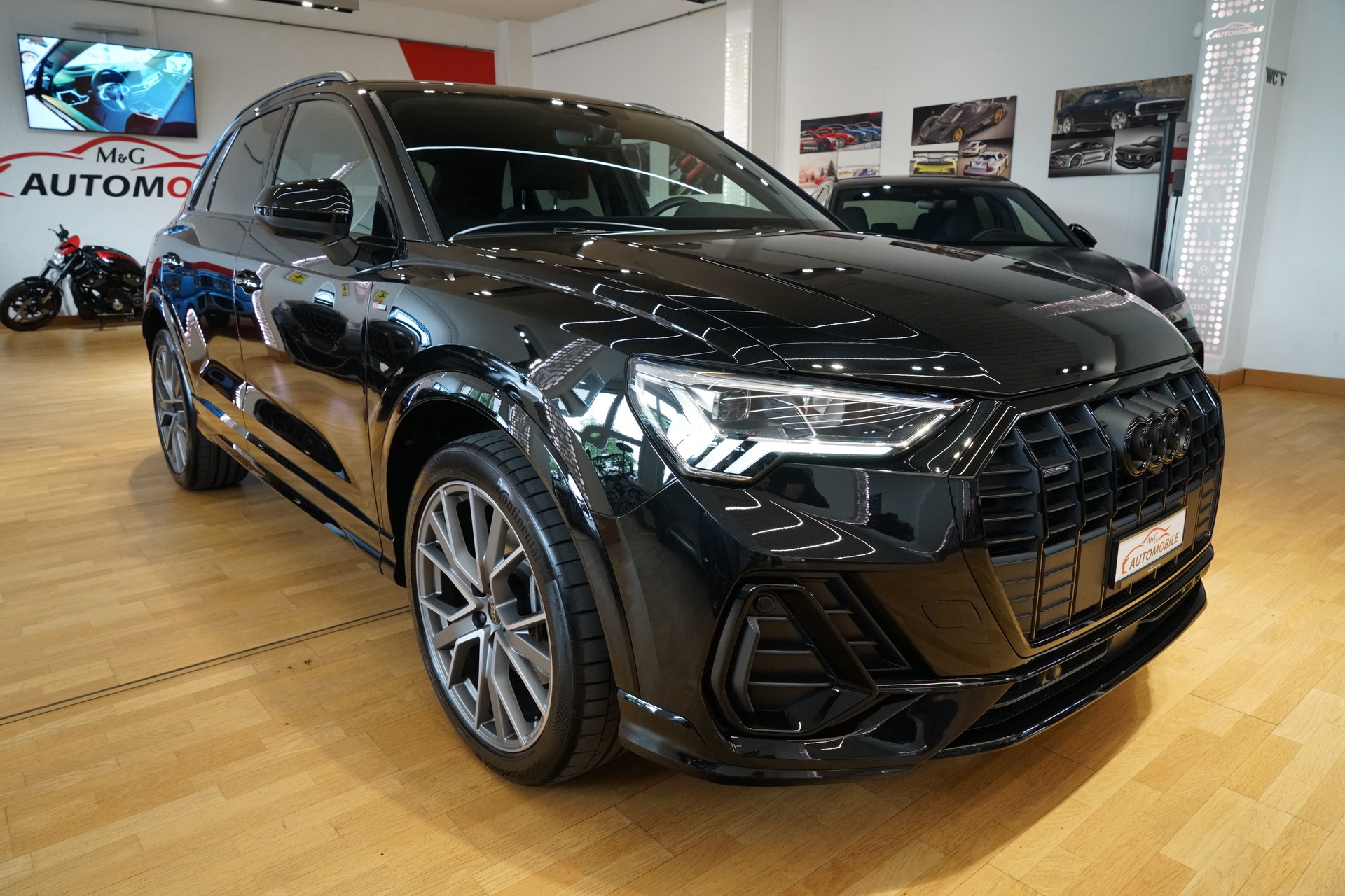 AUDI Q3 40 TDI S line quattro S-tronic-image-2