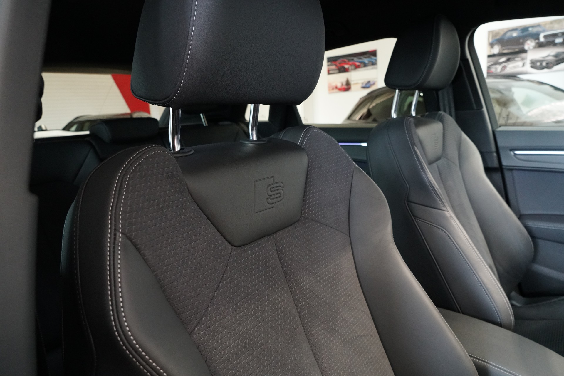 AUDI Q3 40 TDI S line quattro S-tronic-image-16